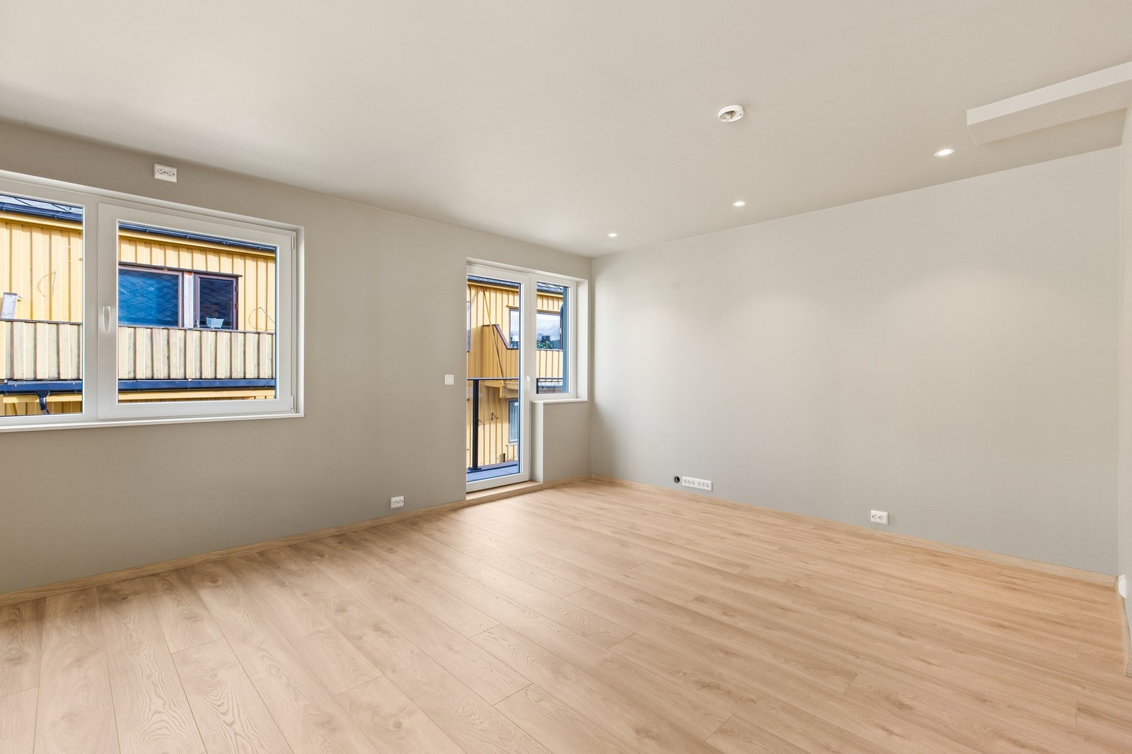 Romslig stue og en komfortabel lounge. Perfekt for sosiale sammenkomster og avslapning. Galleribilde