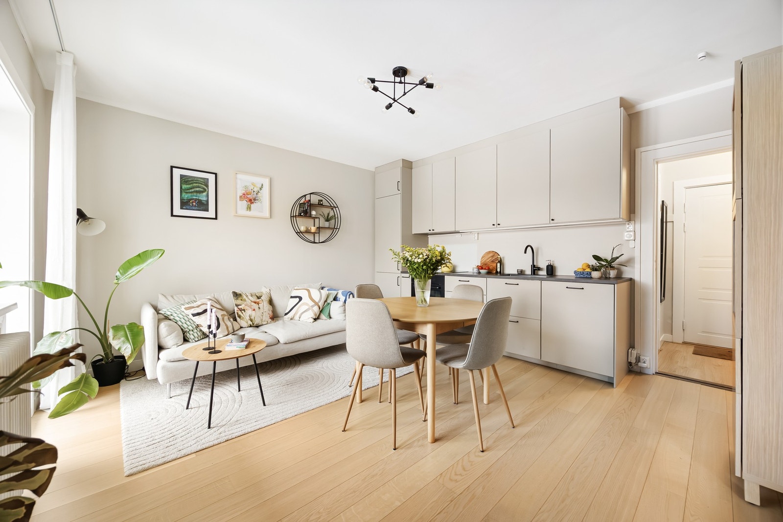 I 23/24 ble det etablert et soverom, og kjøkkenet ble flyttet ut i stuen Galleribilde