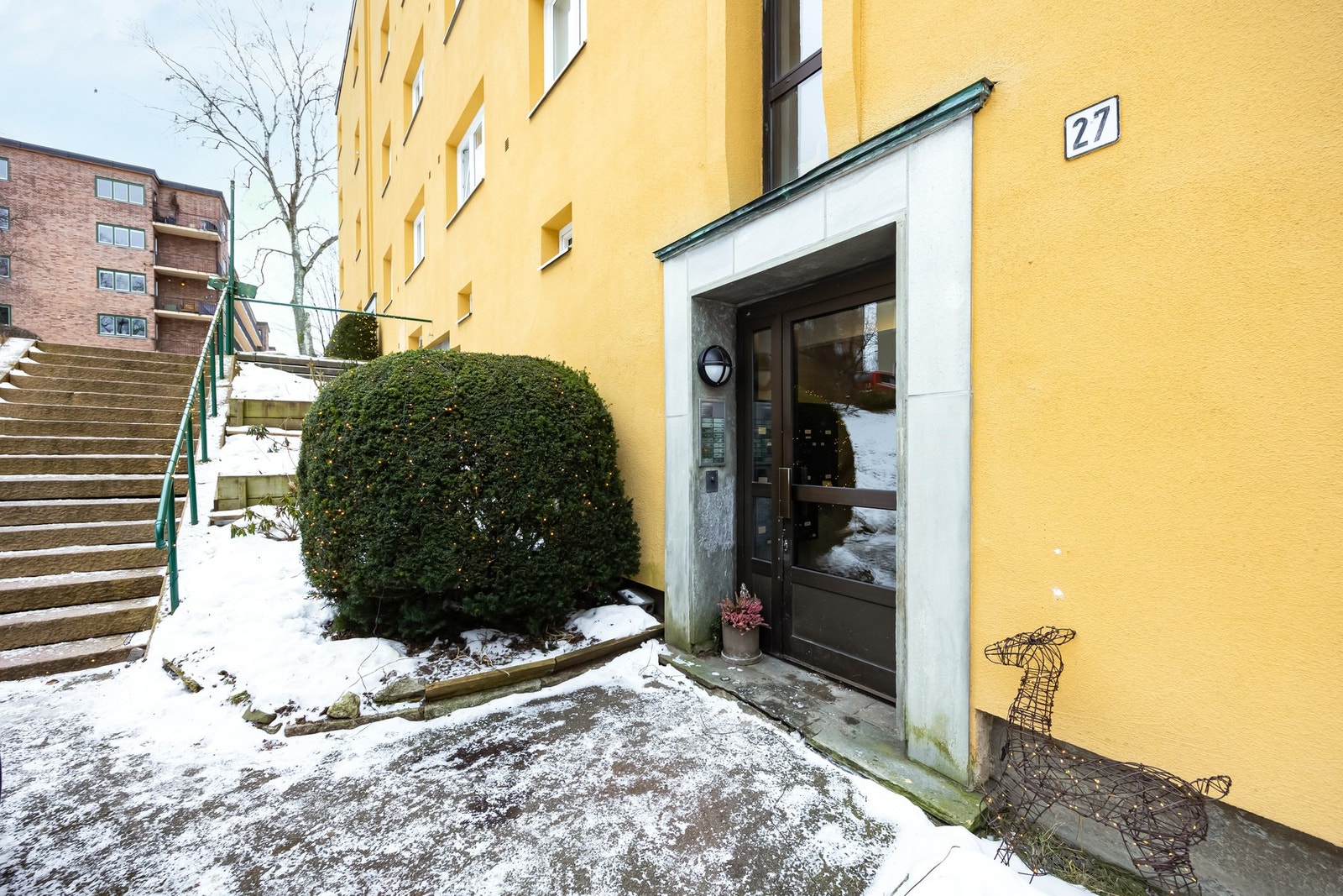 Bjørn Stallares vei 27 ligger i et rolig, men fortsatt sentrumsnært område på Sinsen. Kort vei til "alt" Oslo har å by på Galleribilde