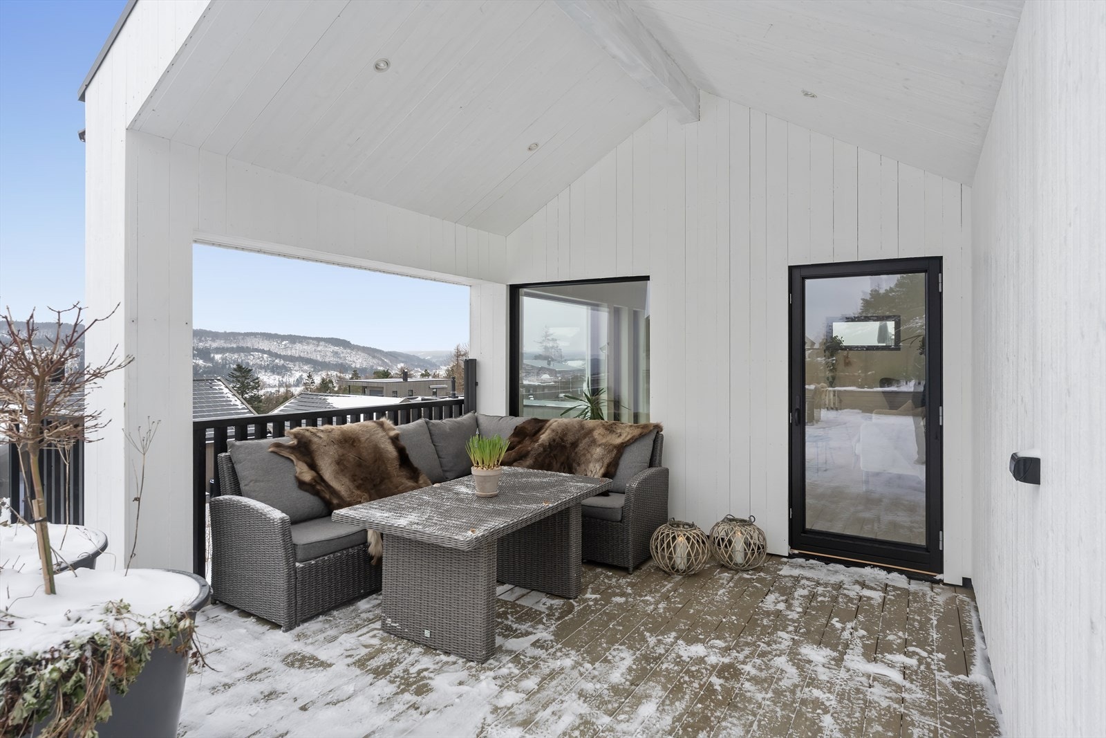 Vi tar turen inn igjen Galleribilde