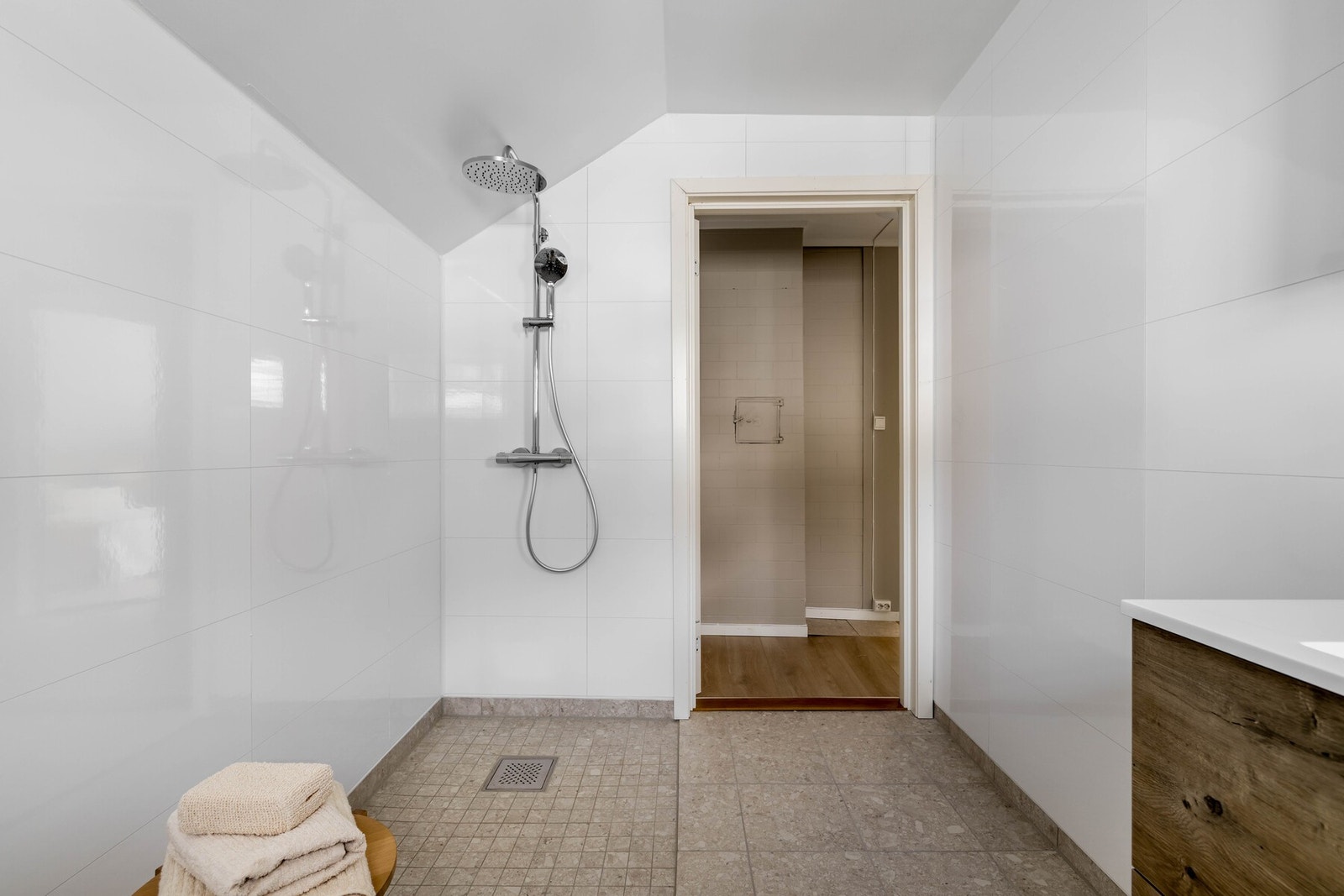 Pent og moderne bad, oppgradert i 2025. Galleribilde