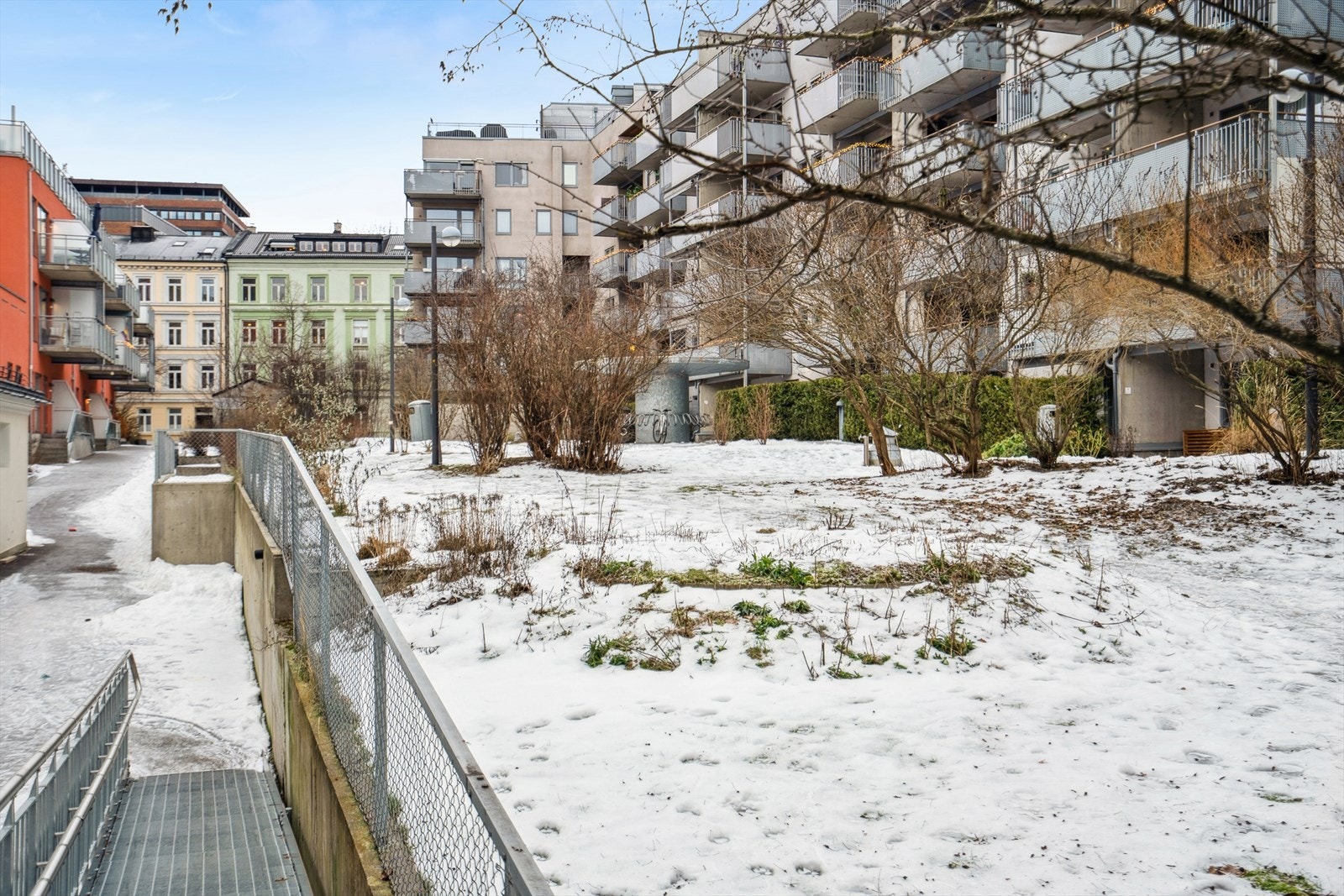 Opparbeidet området rundt sameiet. Galleribilde