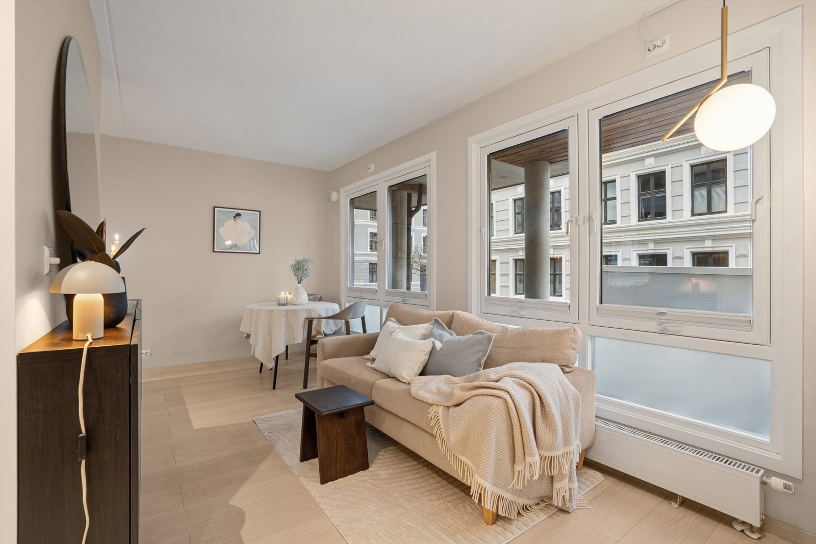 Boligen oppvarmes gjennom radiatorer. Galleribilde