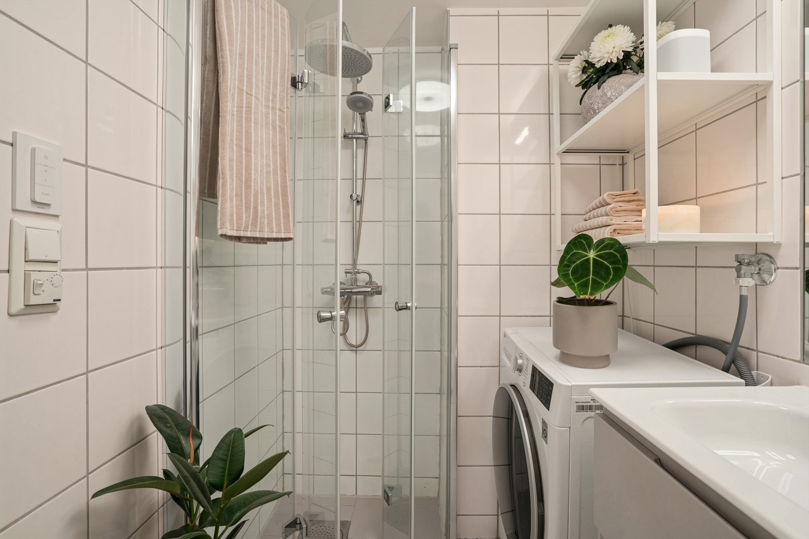 Baderommet har termostatstyrte varmekabler. Galleribilde