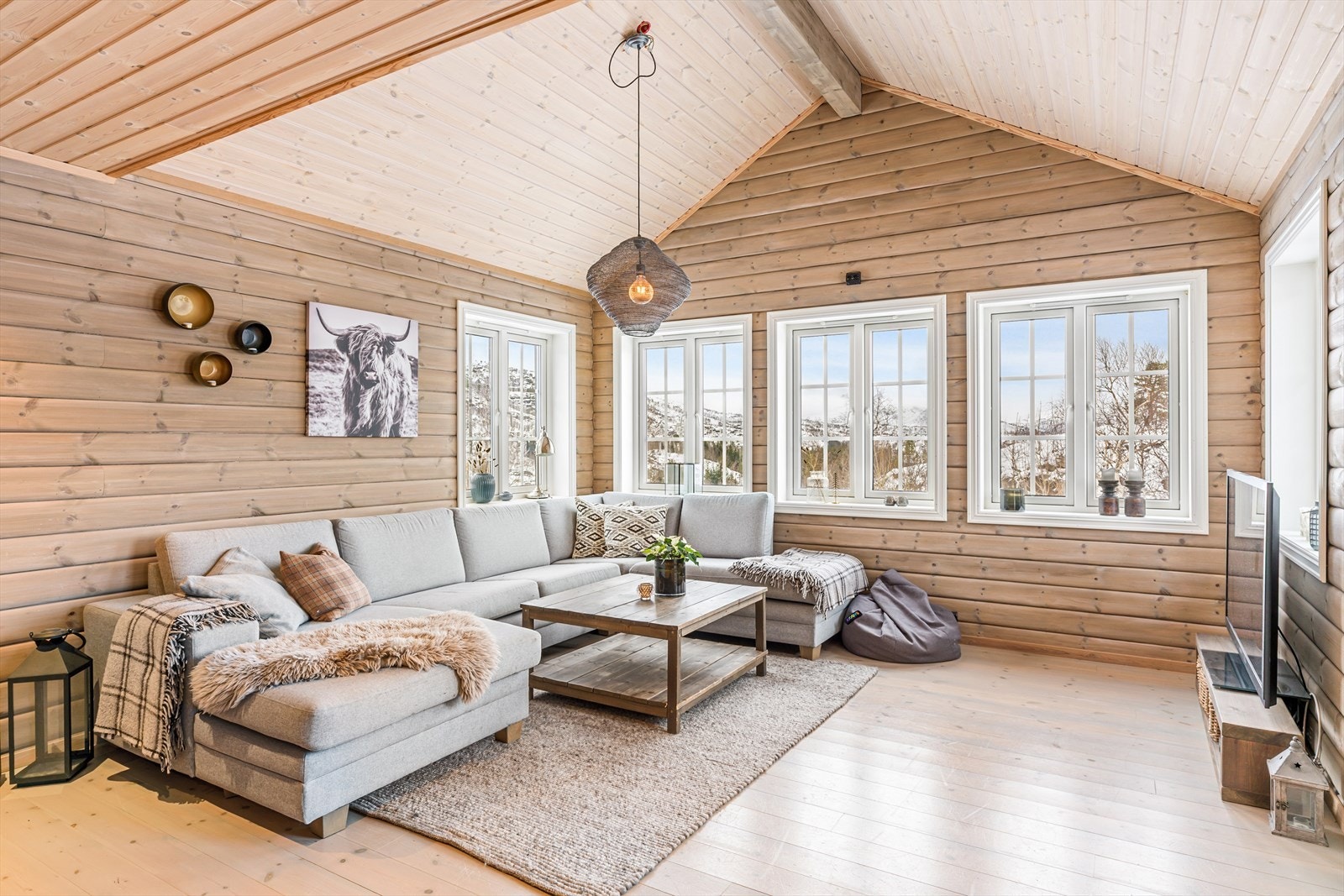 Ekstra takhøyde i deler av stua Galleribilde