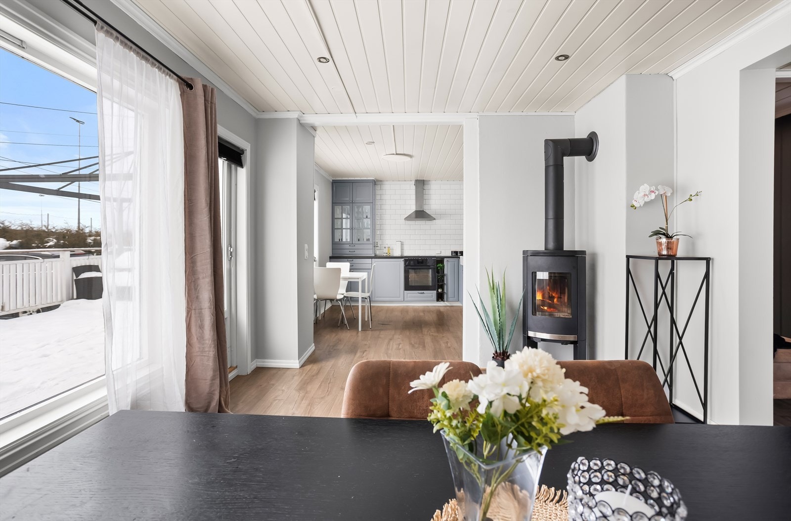 En moderne vedovn sørger for både varme og hygge på kalde dager. Galleribilde