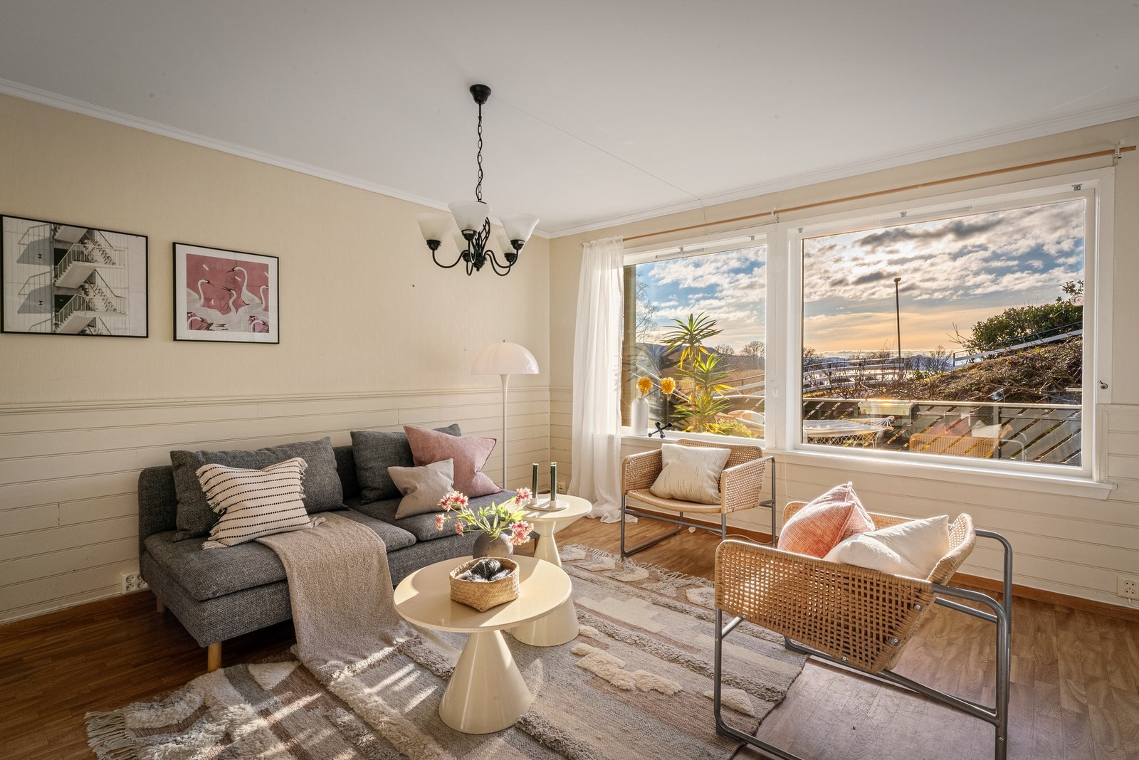 - Stuen måler ca. 25 kvm - Galleribilde