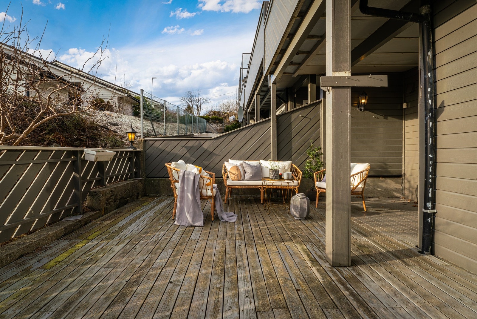 - Her kan du nyte solen fra formiddag til sen kveld midtsommers - Galleribilde