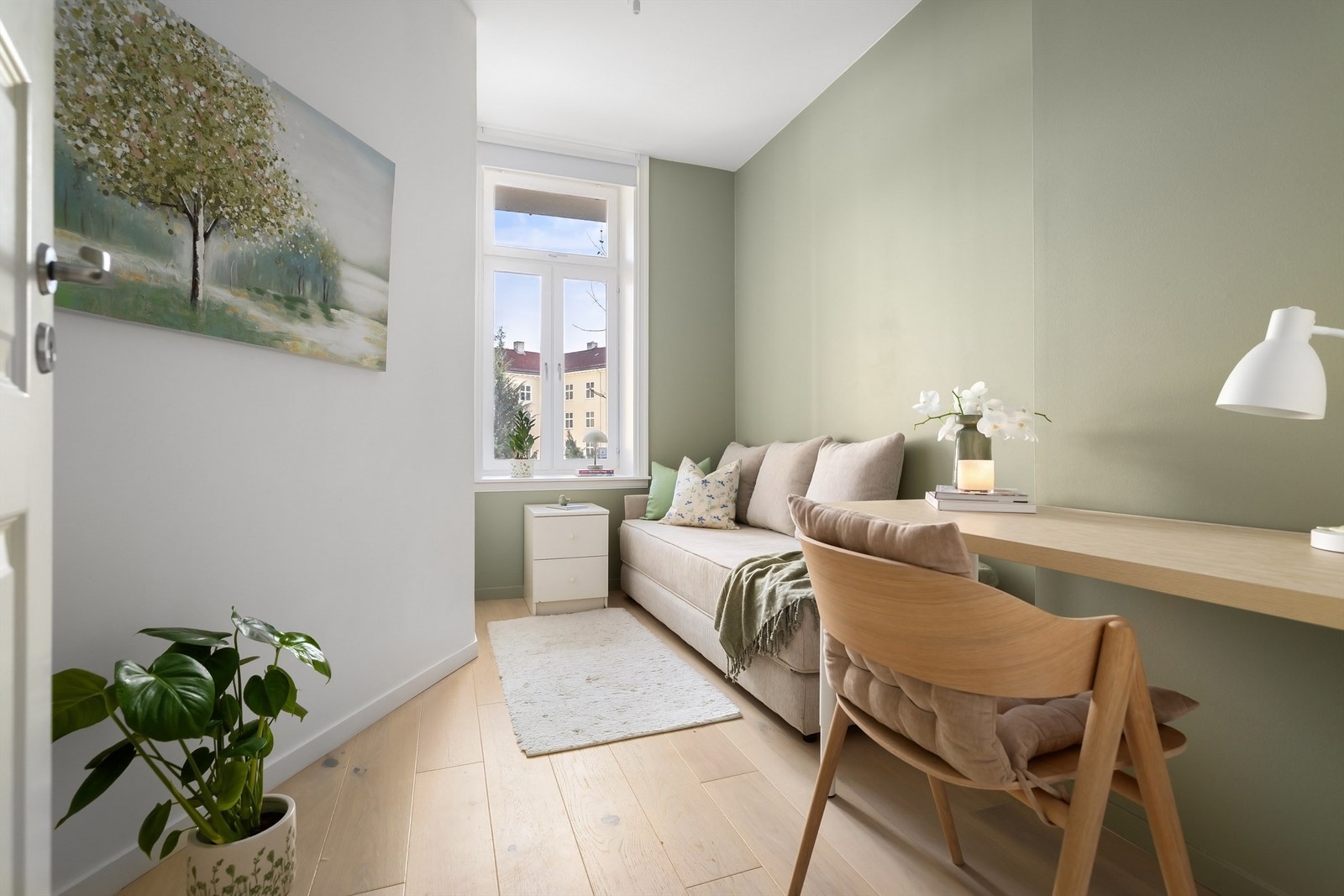 Soverom II er og av god størrelse passer like godt som både barnerom, gjesterom eller hjemmekontor! Galleribilde