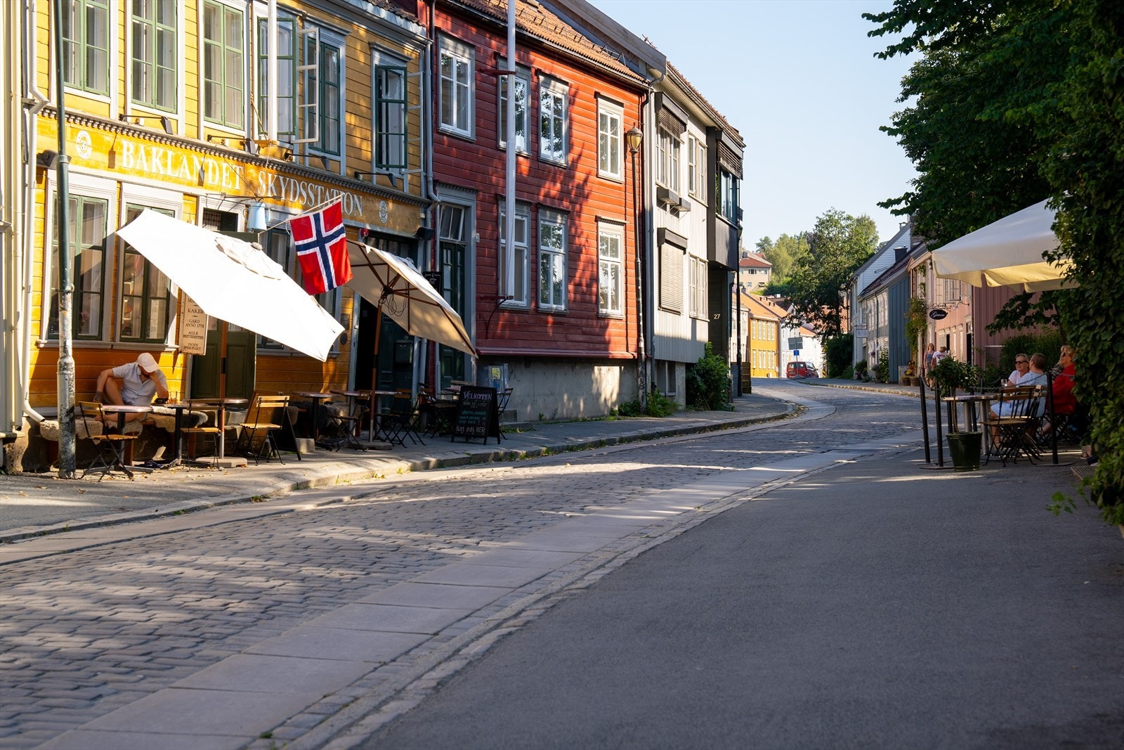 Like i nærheten ligger Bakklandet, en sjarmerende bydel med brosteinsbelagte gater, små nisjebutikker og hyggelige kafeer. Galleribilde