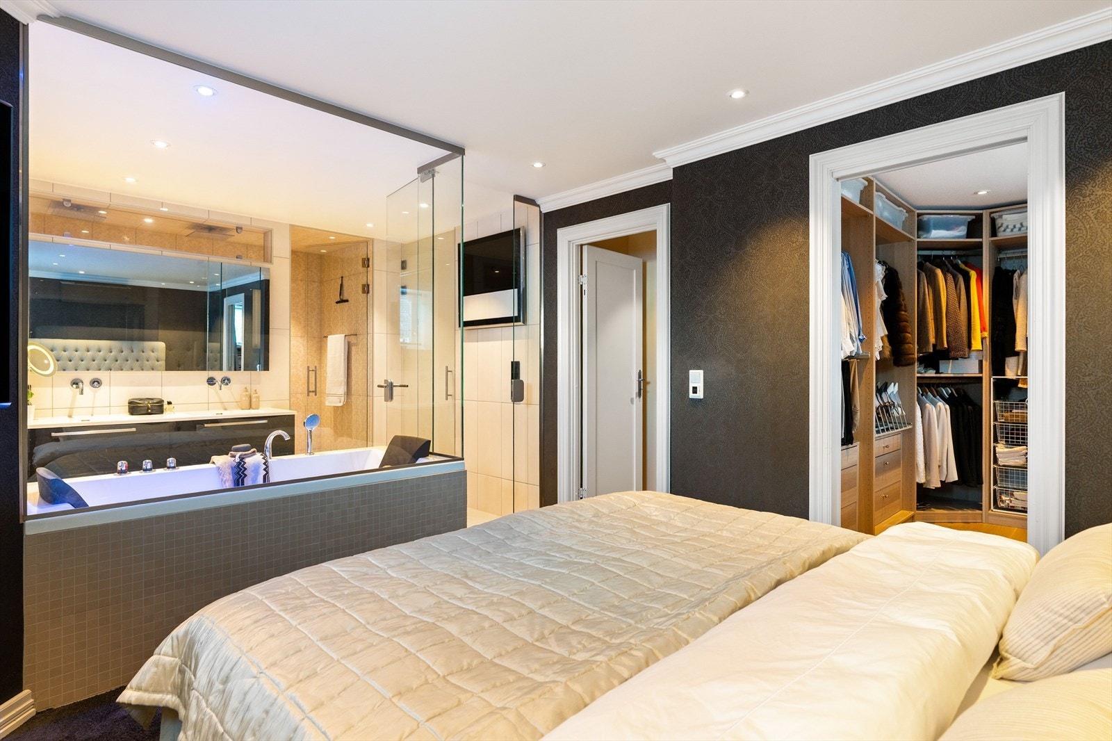 Vinduer på soverommene i kjeller er 5 cm mindre enn referansenivået. Galleribilde