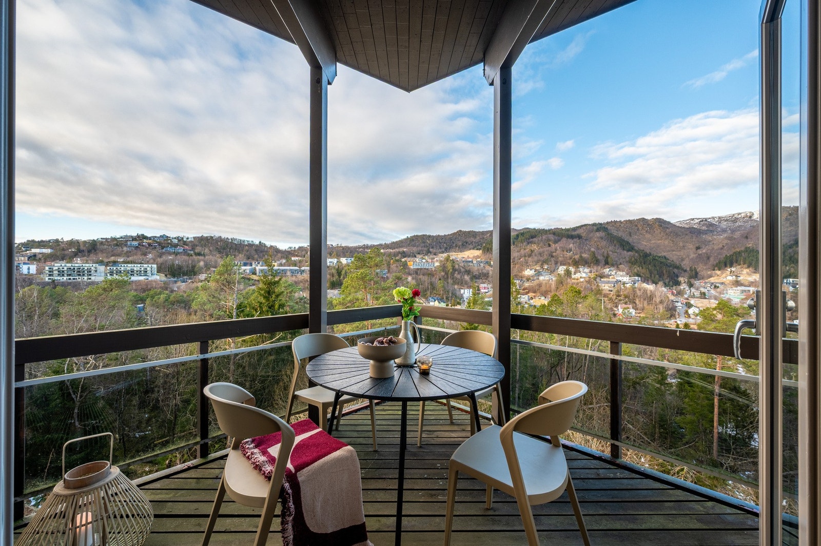 Solen på denne siden er til sen kveld Galleribilde