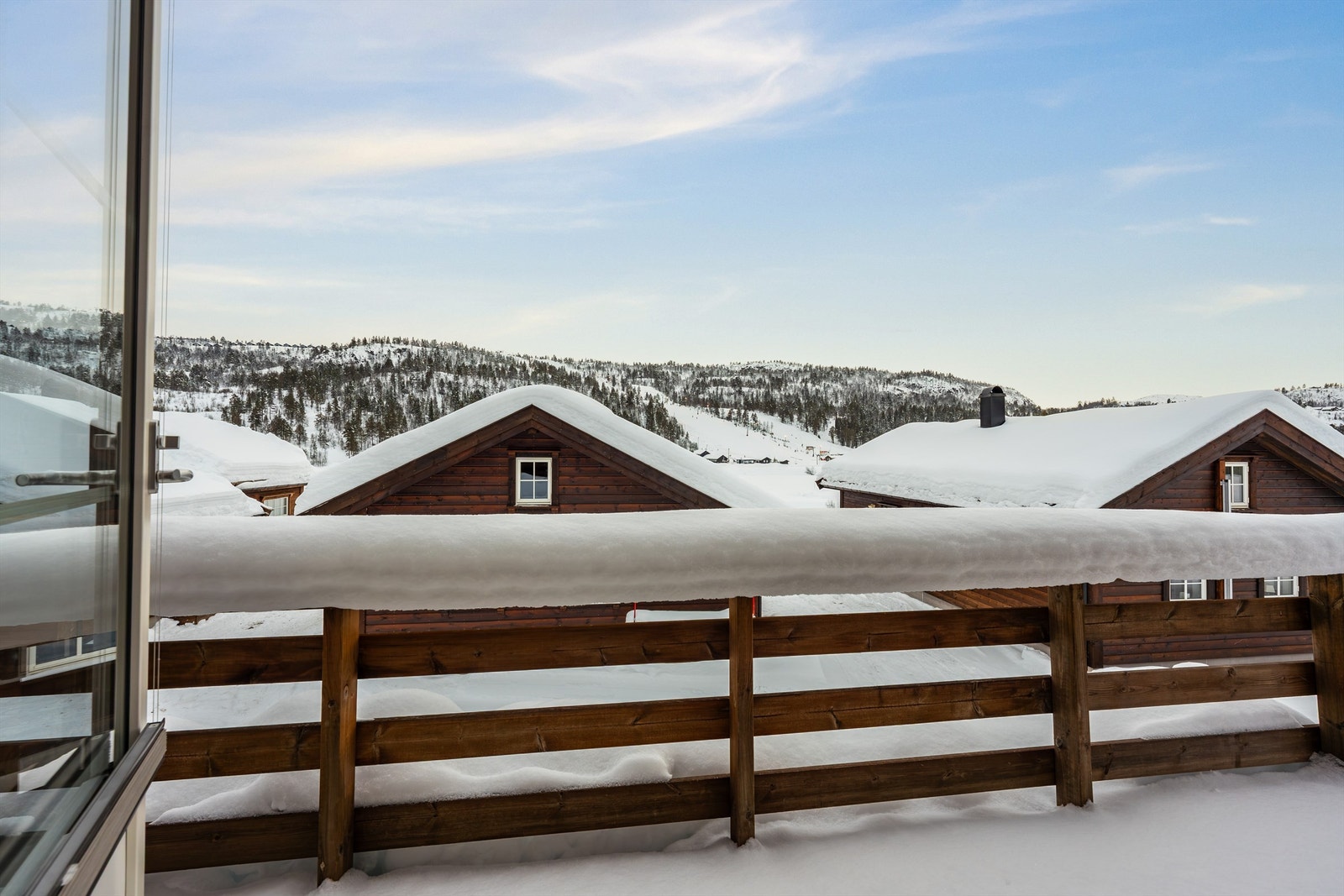Flott utsikt fra romslig terrasse Galleribilde