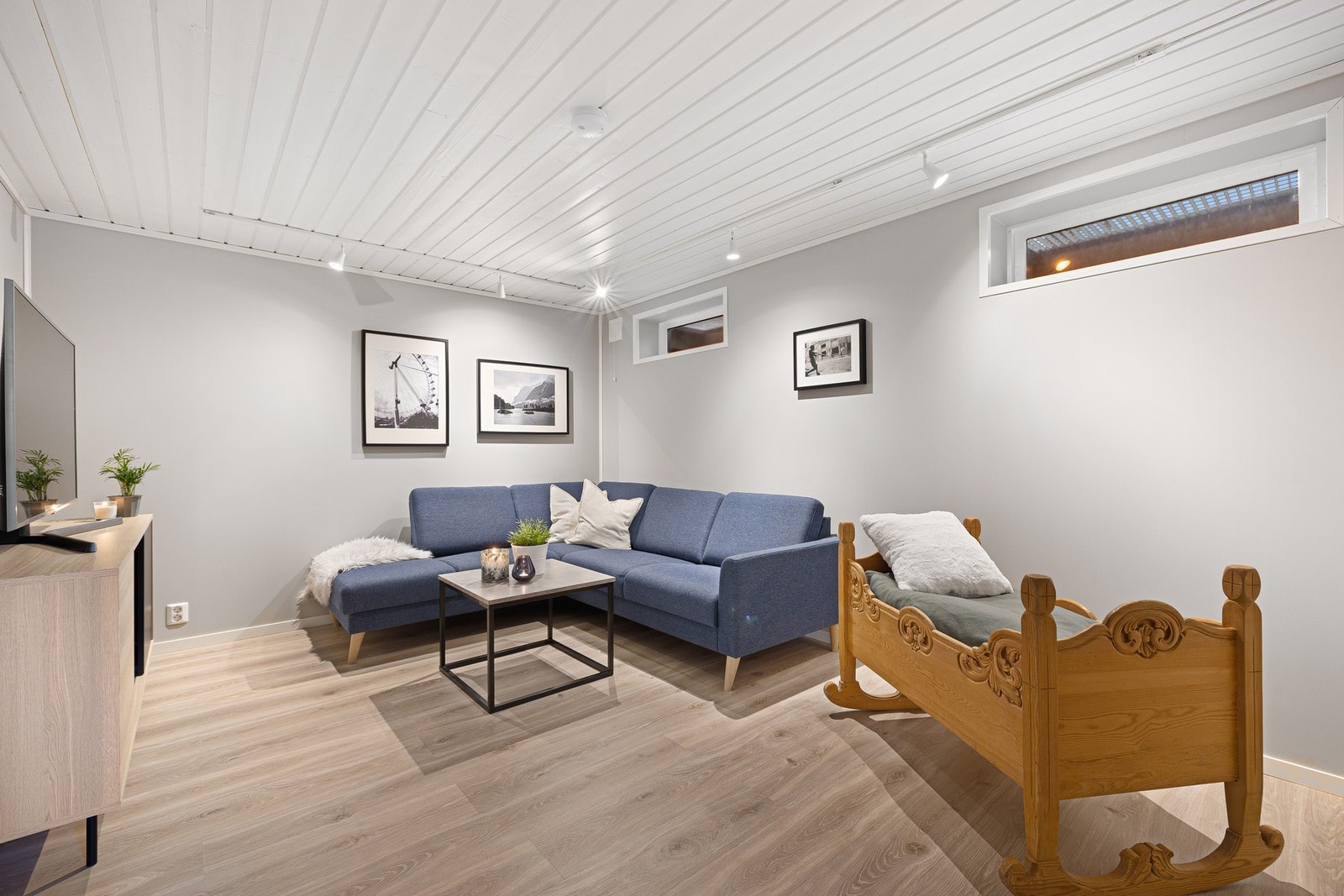 Disp. rom innredet som kjellerstue (ikke omsøkt/godkjent hos kommunen). Galleribilde