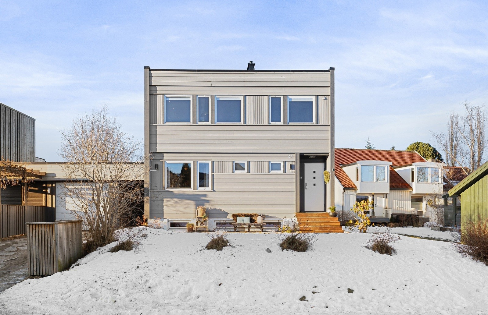 EiendomsMegler 1 v/Frank Robert Bae har gleden av å presentere en flott enebolig beliggende på populære Charlottenlund! Galleribilde