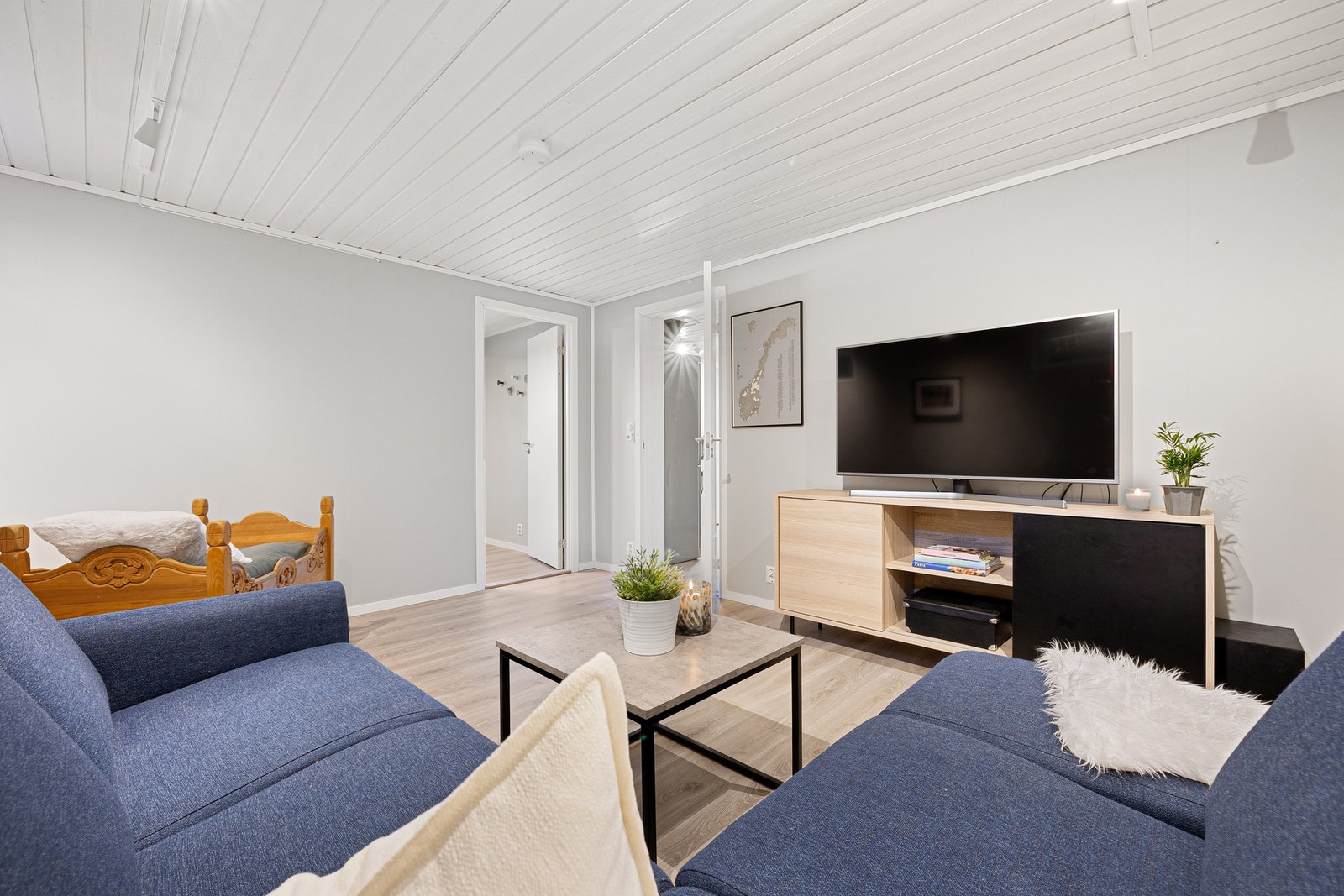 Hele kjelleretasjen ble etterisolert tilbake i 2021. Galleribilde