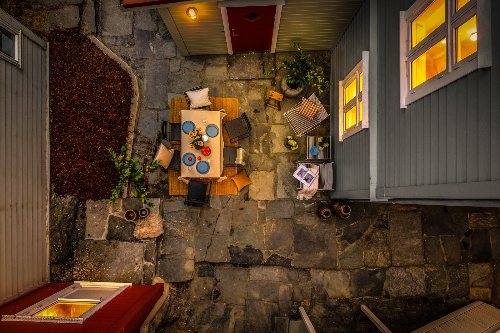 Borettslaget har en hyggelig felles bakgård som kan benyttes av beboerene. Galleribilde