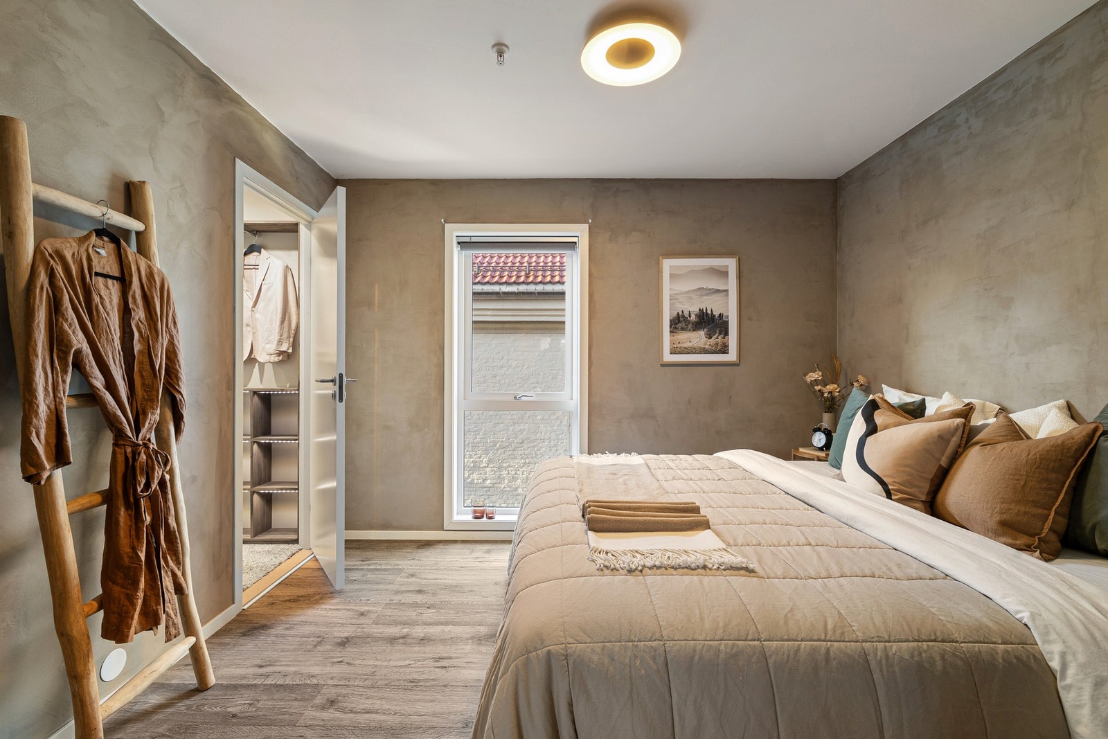 Hovedsoverom med behagelig atmosfære og god plass Galleribilde