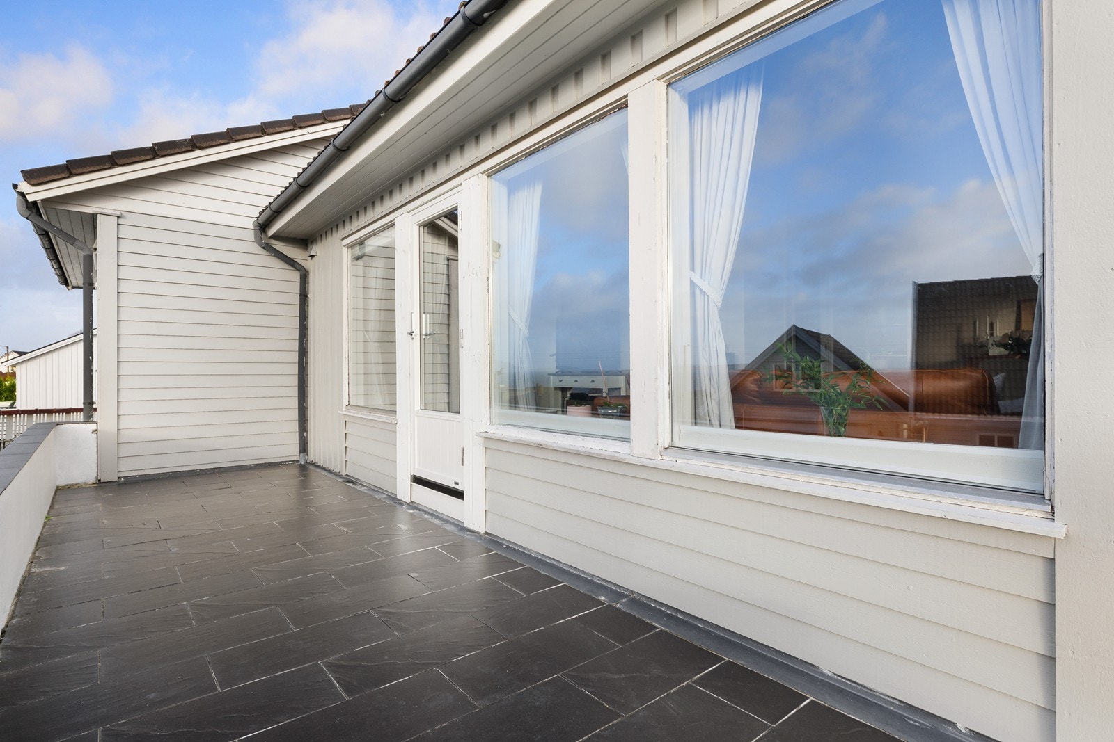 God plass til både utemøbler og grill. Galleribilde