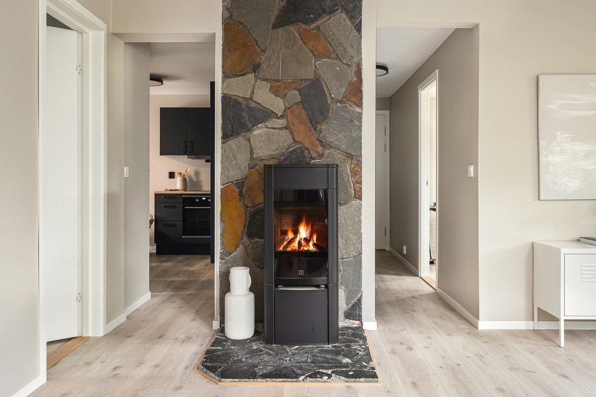 Peis i stuen Galleribilde