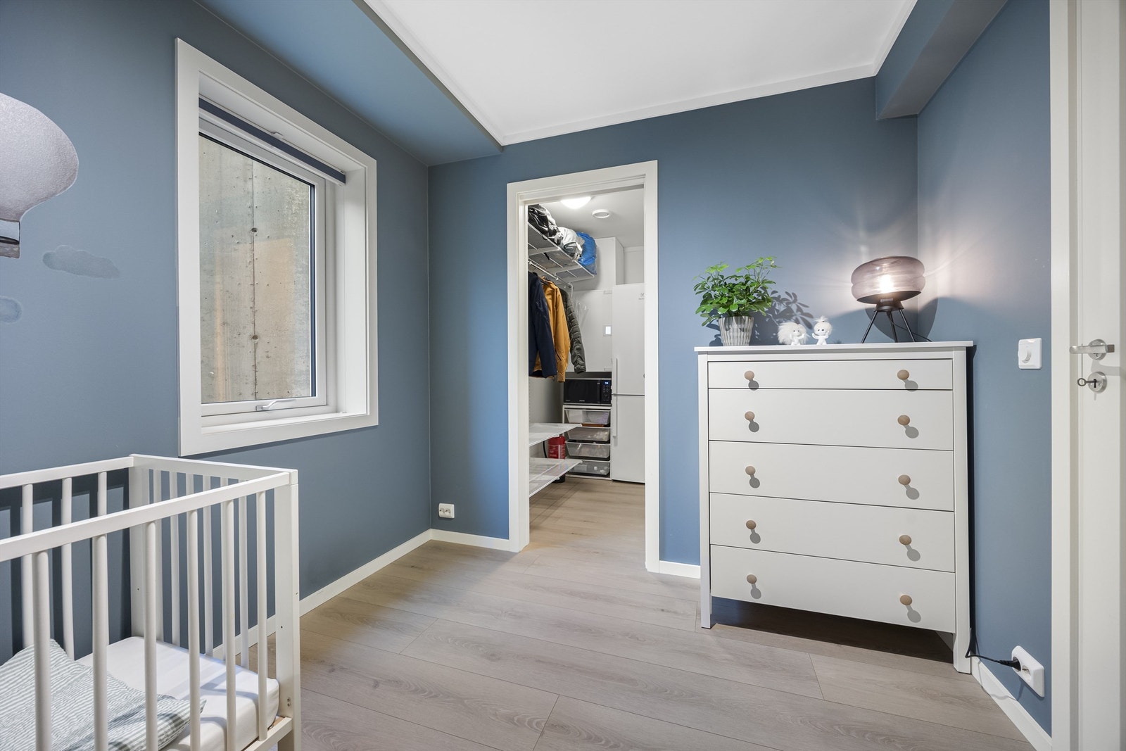 Soverom nr. 2 med tilknytning til teknisk/bod. Galleribilde