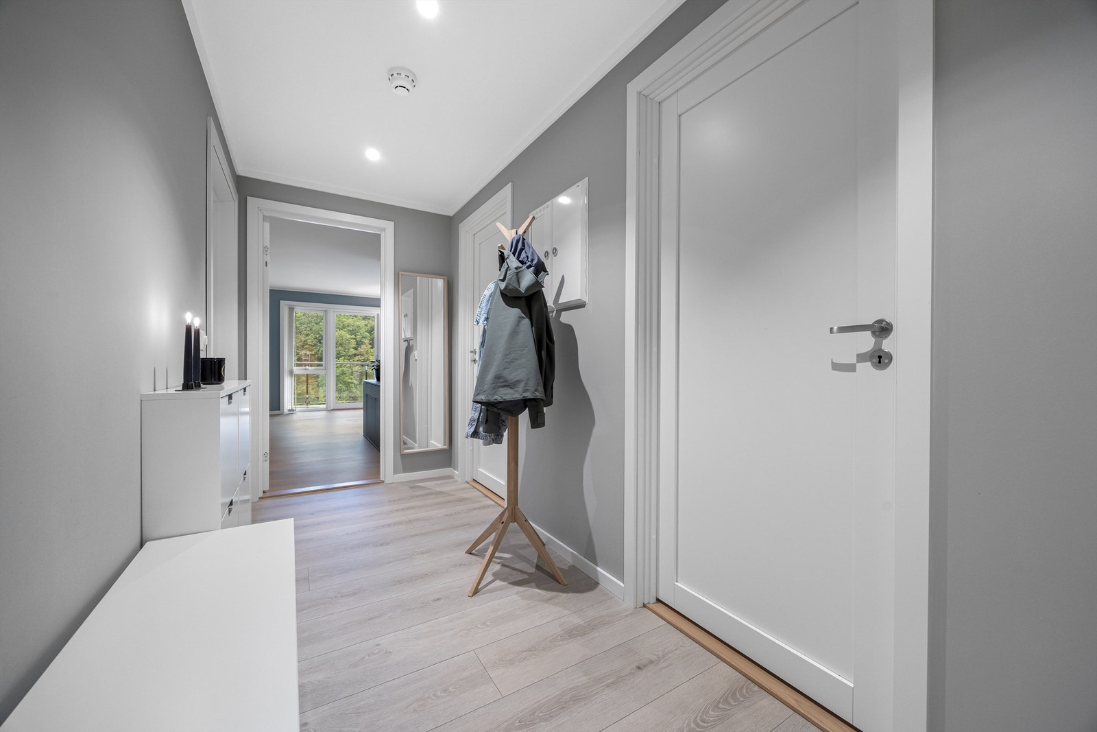 I tillegg til stue/kjøkken har leiligheten to romslige soverom, bod/teknisk og bad. Galleribilde