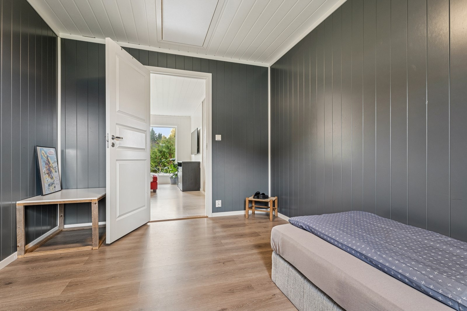 Fra soverommene er det enkel tilgang til fellesarealene i etasjen. Galleribilde