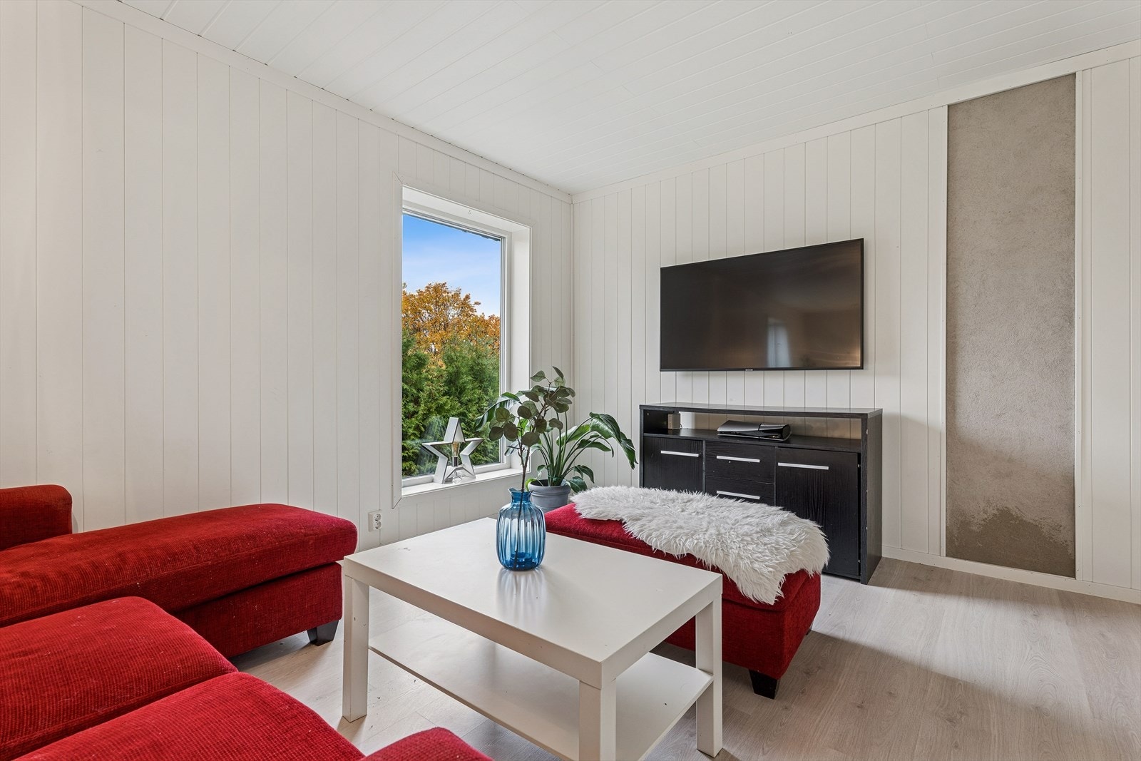 Alle vinduer i etasjen ble byttet i 2019 og har 3-lags isolerglass. Galleribilde