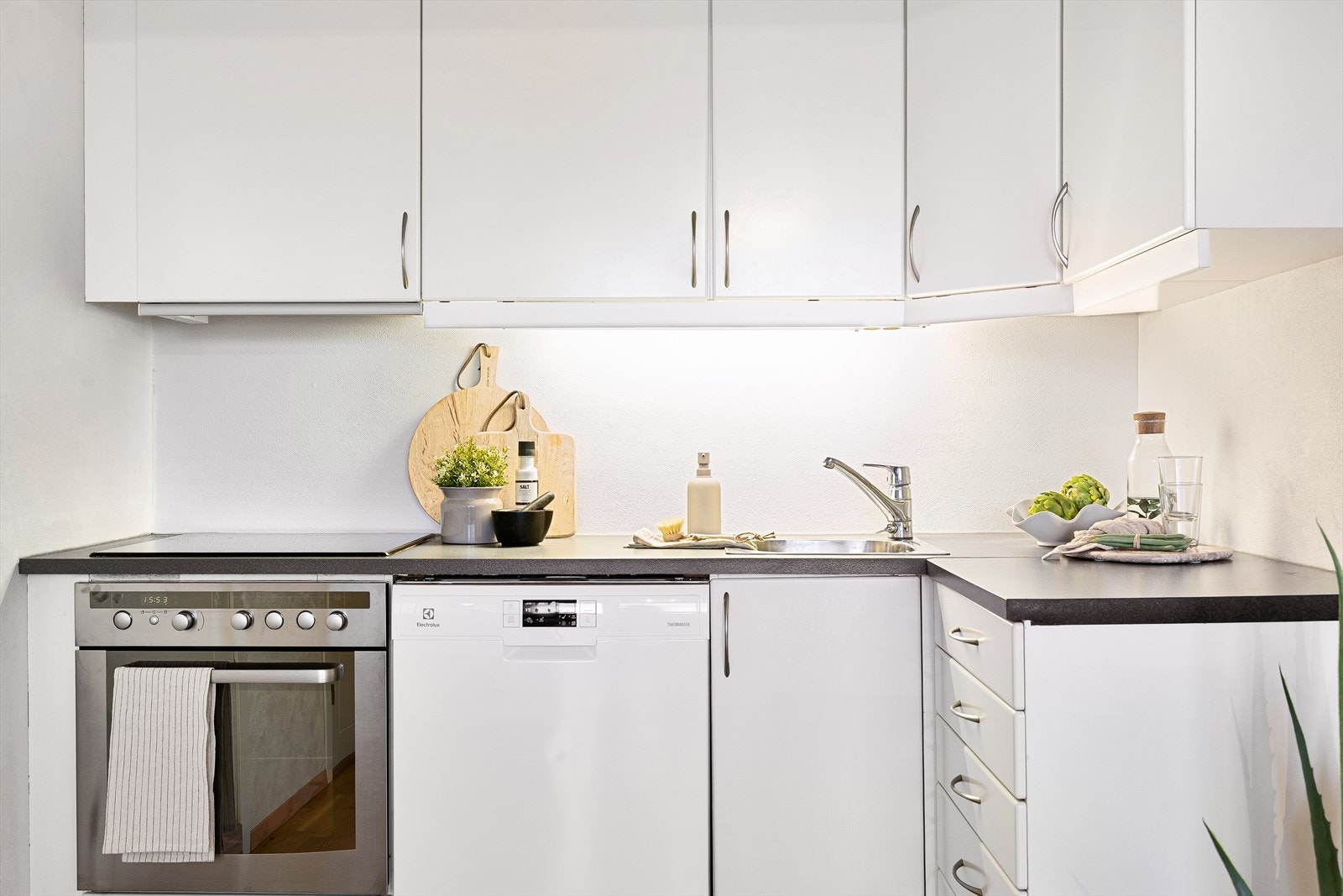 Sameiet har en fellesavtale med Telia som gir raskt og stabilt internett samt TV inkludert i felleskostnadene. Dette gir forutsigbare utgifter, en trygg, driftssikker løsning levert av en solid og anerkjent aktør. Galleribilde