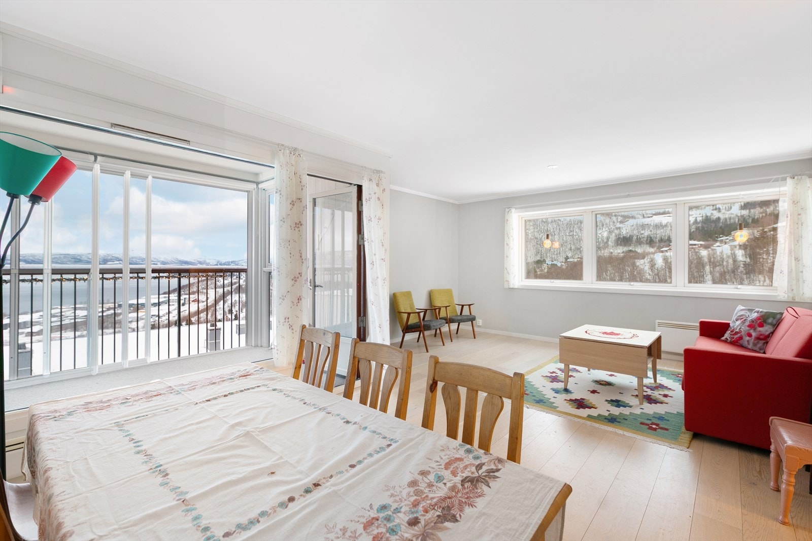 Velkommen til Fosseveien 3 - en renovert andelsleilighet i et veldrevet borettslag! Galleribilde