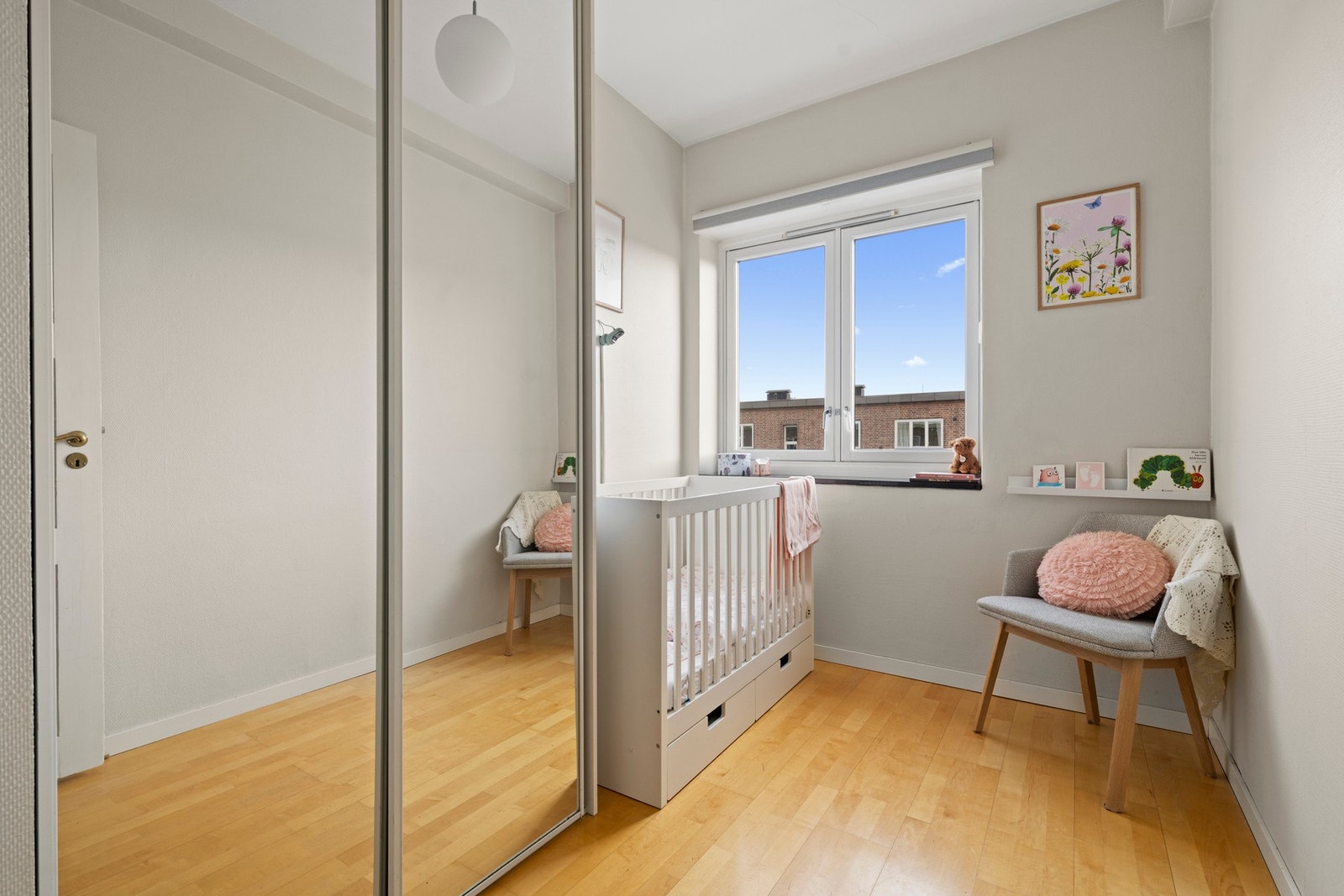 Det andre soverommet er også av fin størrelse og brukes i dag som barnerom Galleribilde