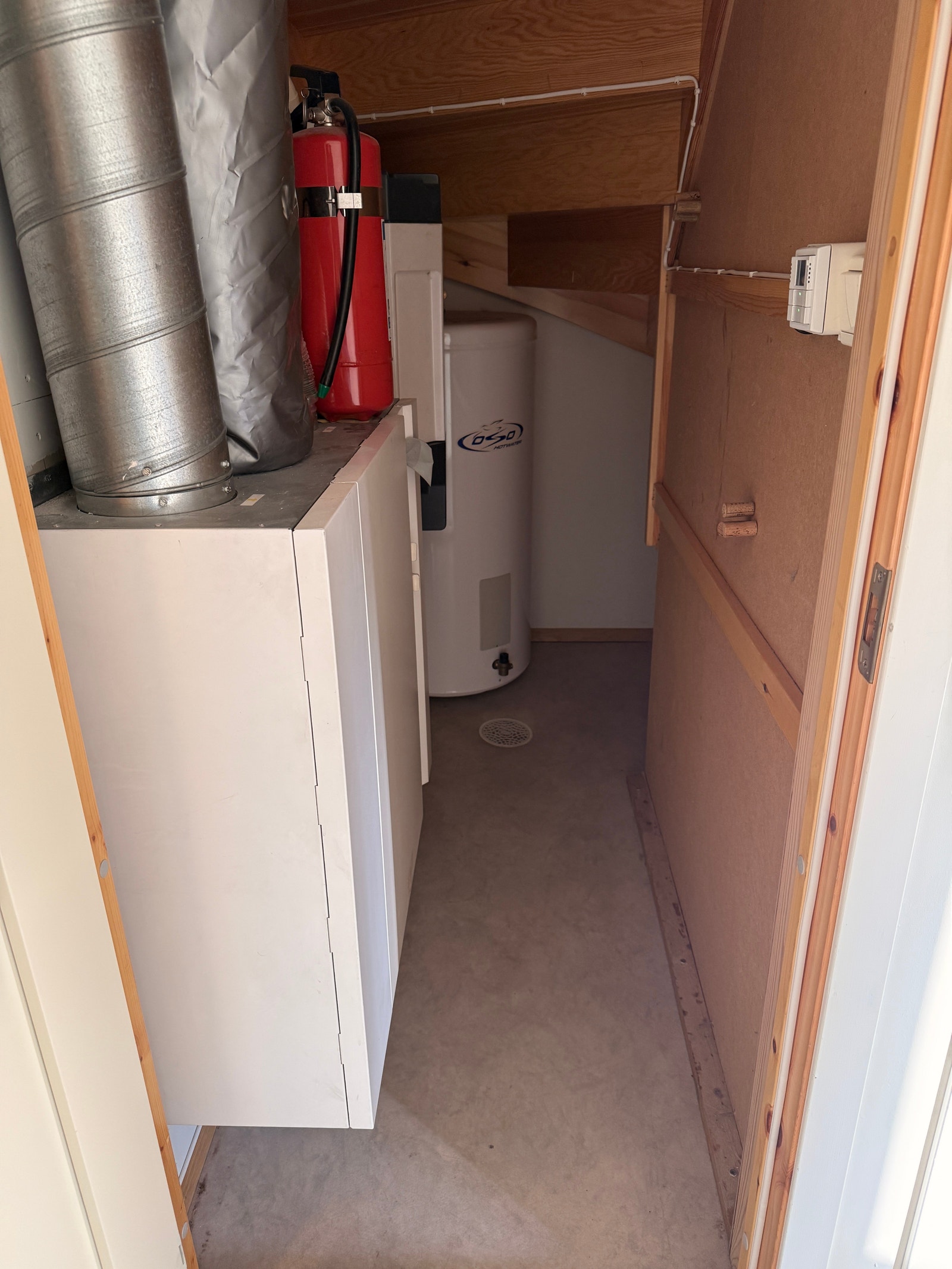 Bod med tilleggsplass under trapp Galleribilde