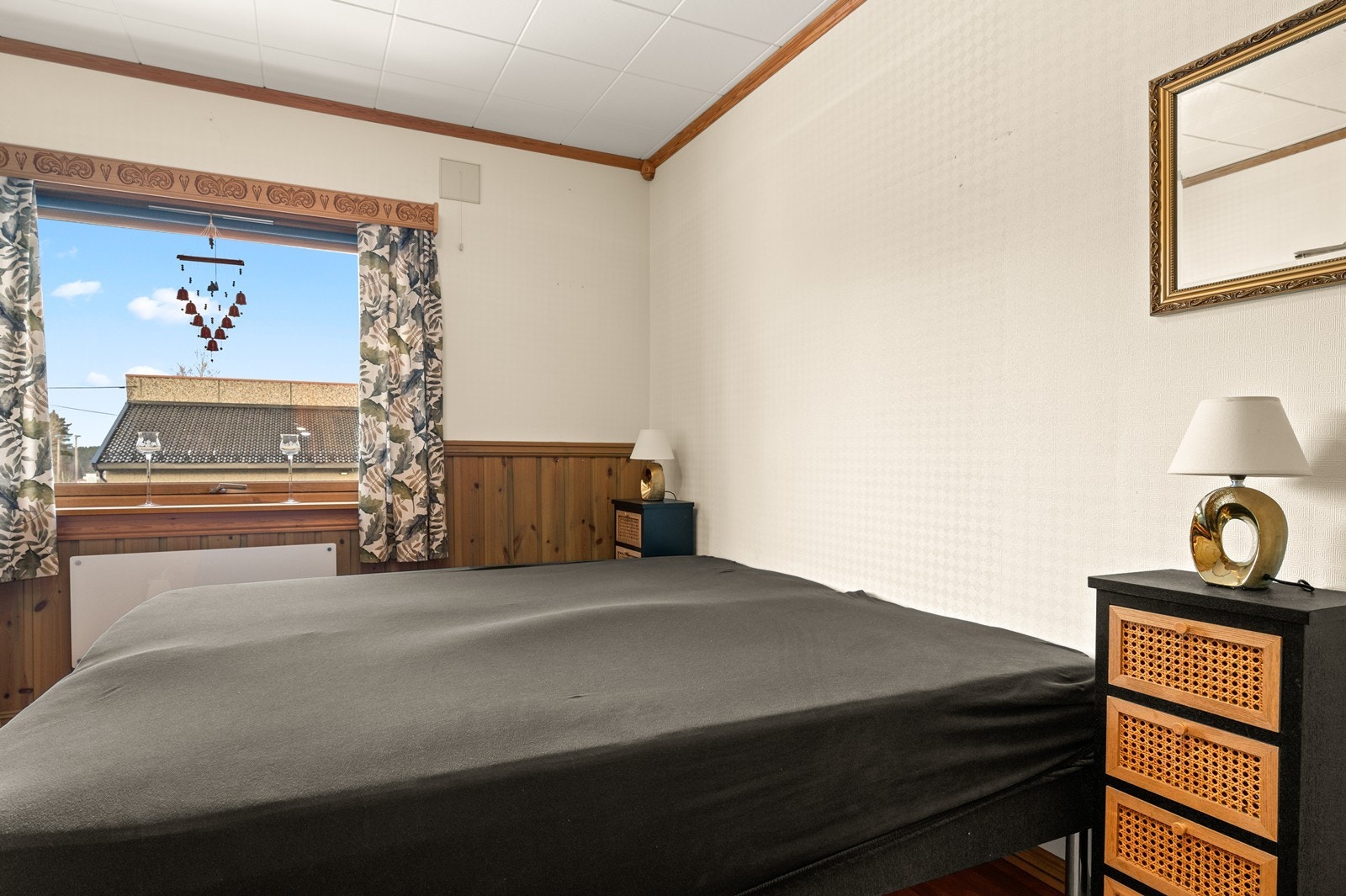 Boligen har totalt fem soverom, som gir stor fleksibilitet for familien. Galleribilde