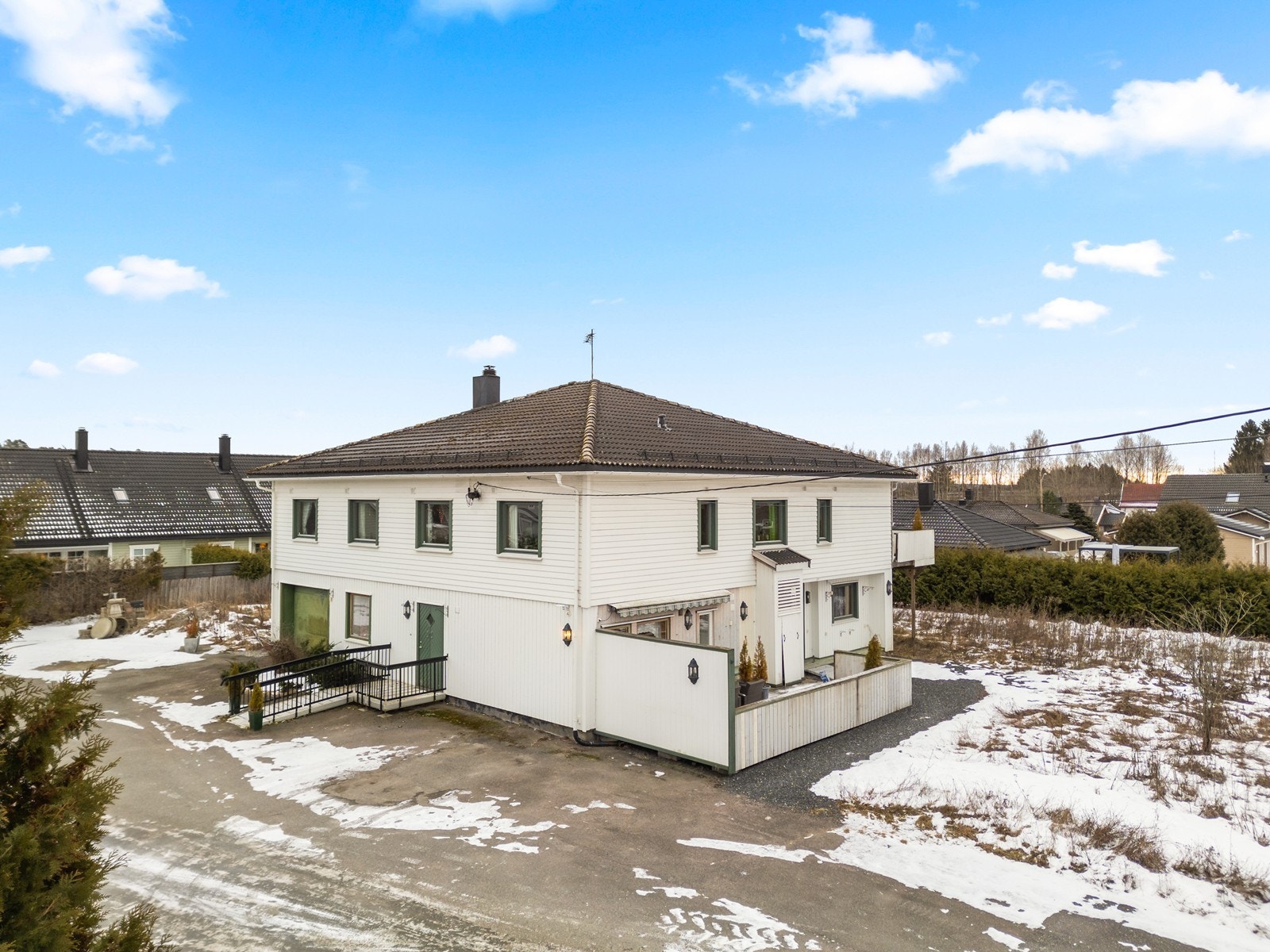 Sonia Tajdus v/Eiendomsmegler1 har gleden av å presentere Gillingsrødveien 7 Galleribilde