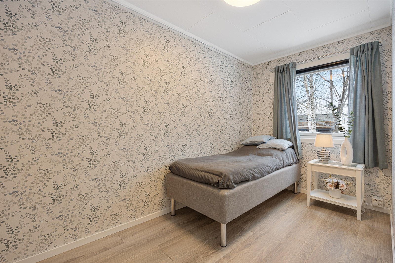 Soverommene har 3-speils hvite formpressede dører som bidrar til et helhetlig uttrykk. Galleribilde