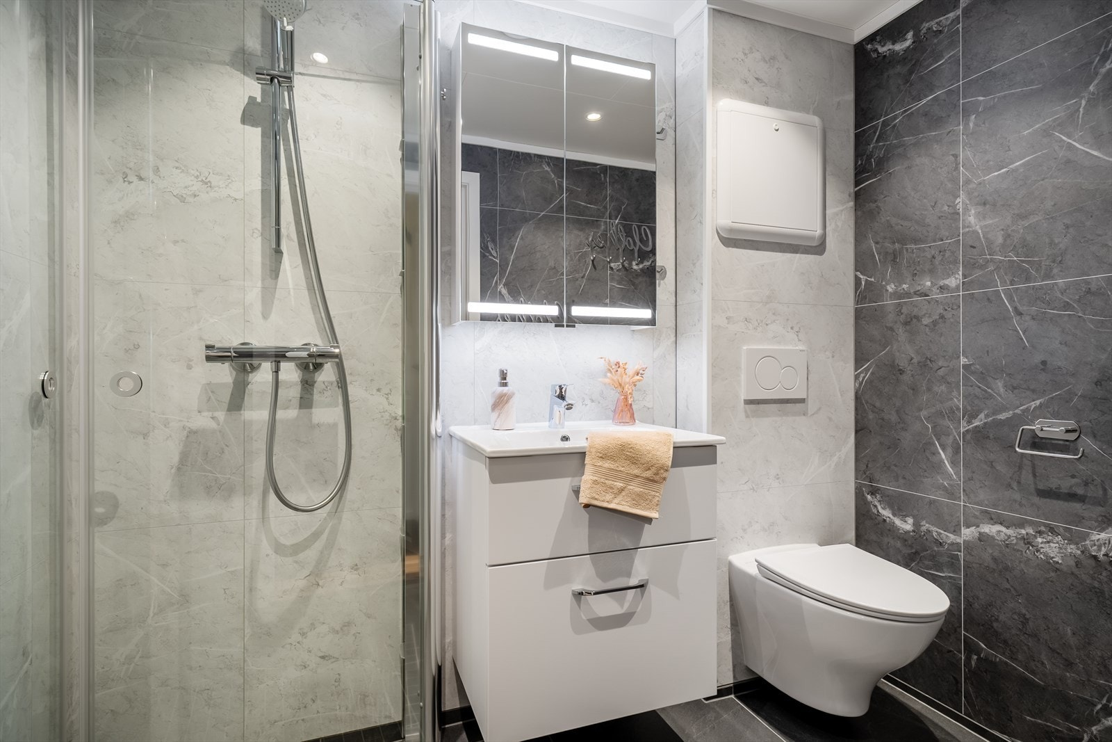 Bad nr.2 i 1. etasjen Galleribilde