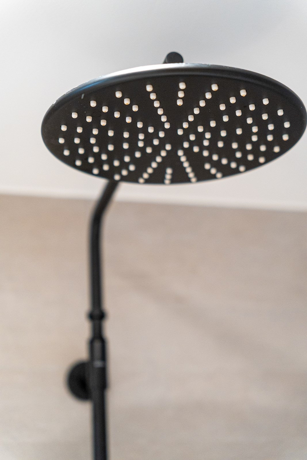 Dusjhjørnet har regndusj Galleribilde