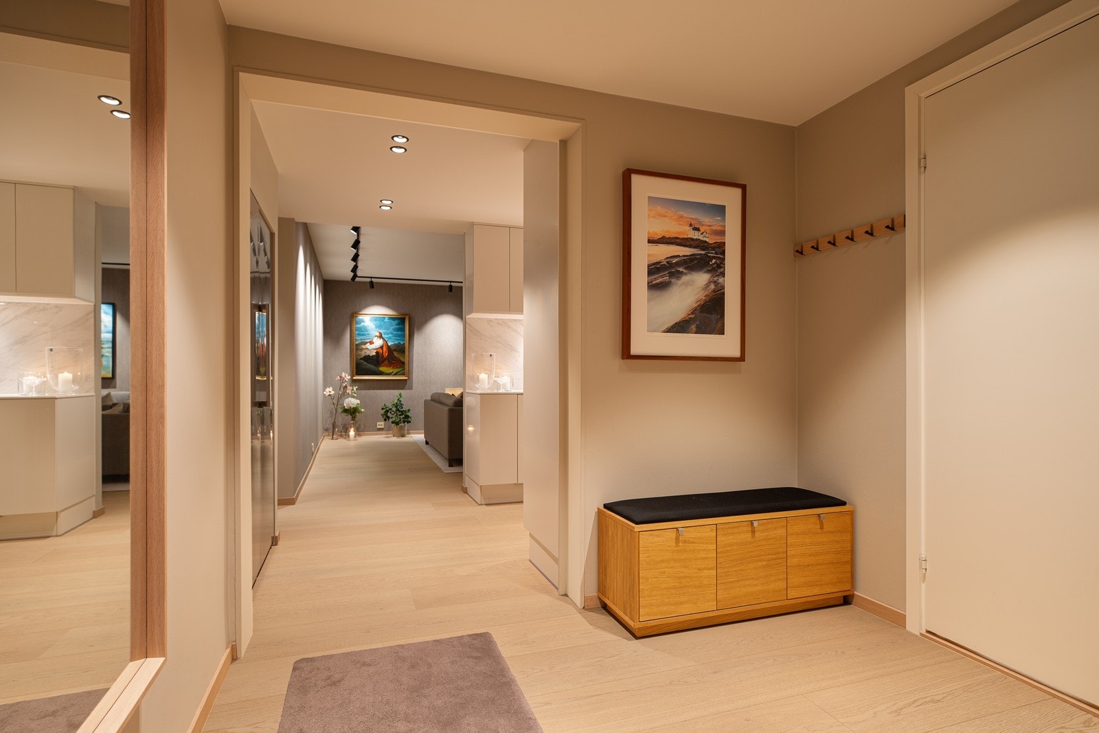 Gangen er av god størrelse og kan enkelt innredes etter eget behov og ønske Galleribilde