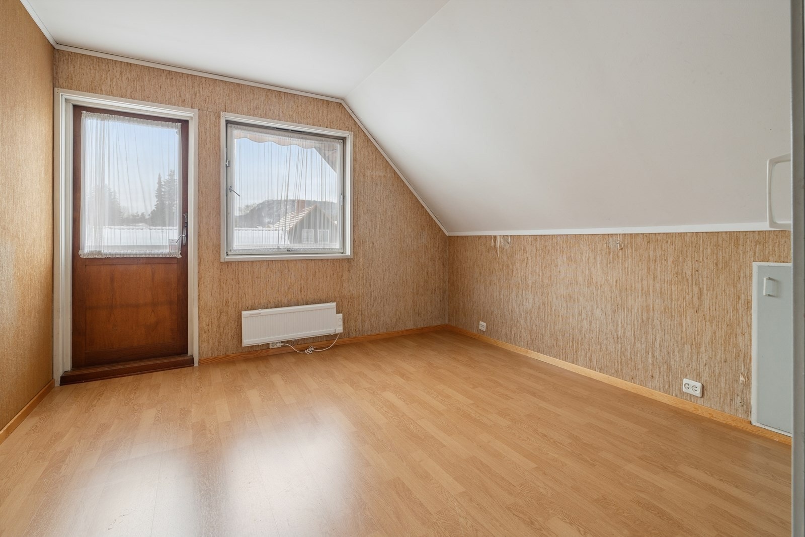 Soverom 4 - Fra soverommet har du utgang balkongen på ca. 7 m² i gulv areal. Galleribilde