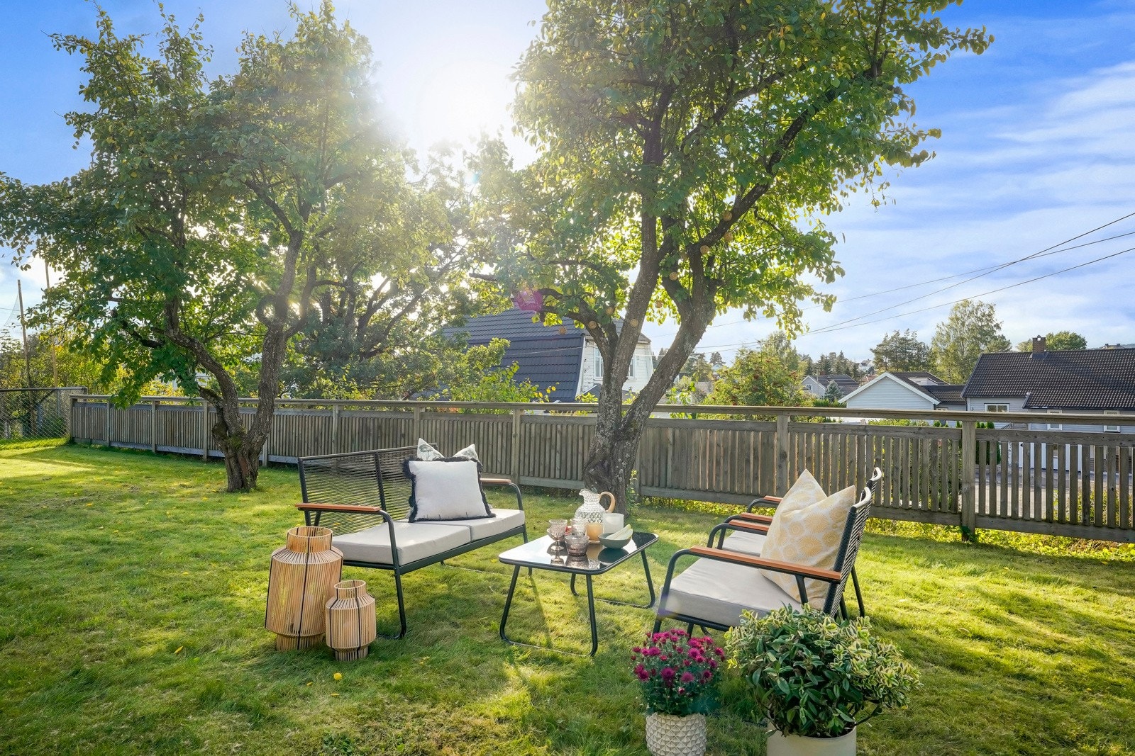 Her kan du nyte utendørsliv i et barnevennlig og tilbaketrukket område Galleribilde