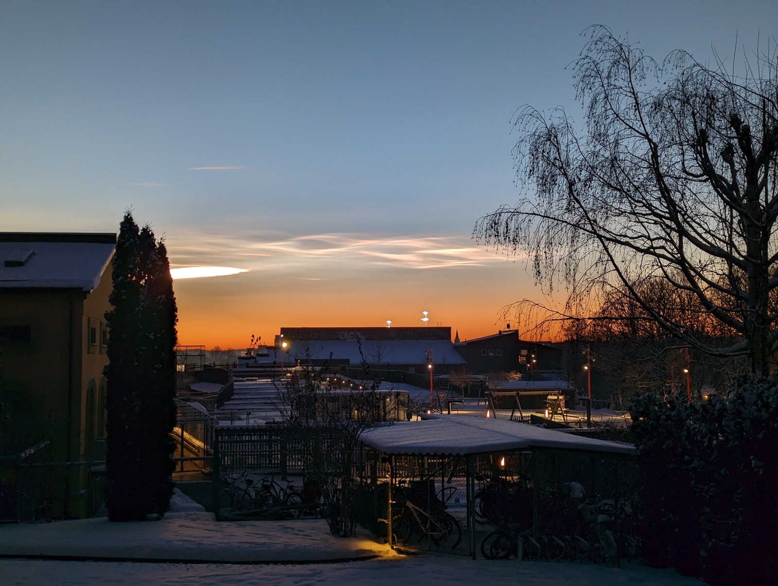 Fra stuen og balkongen kan du nyte flotte solnedganger! Bilde tatt fra balkongen av selger Galleribilde