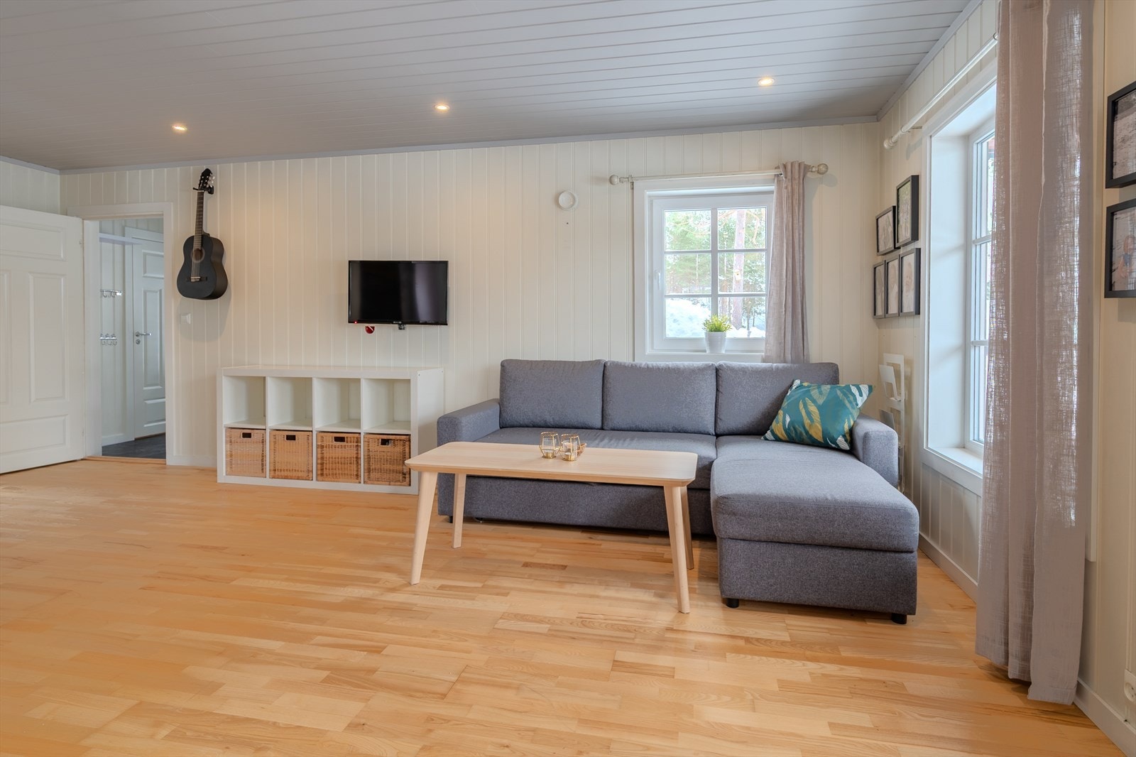 Hytten selges møblert, foruten personlige eiendeler Galleribilde