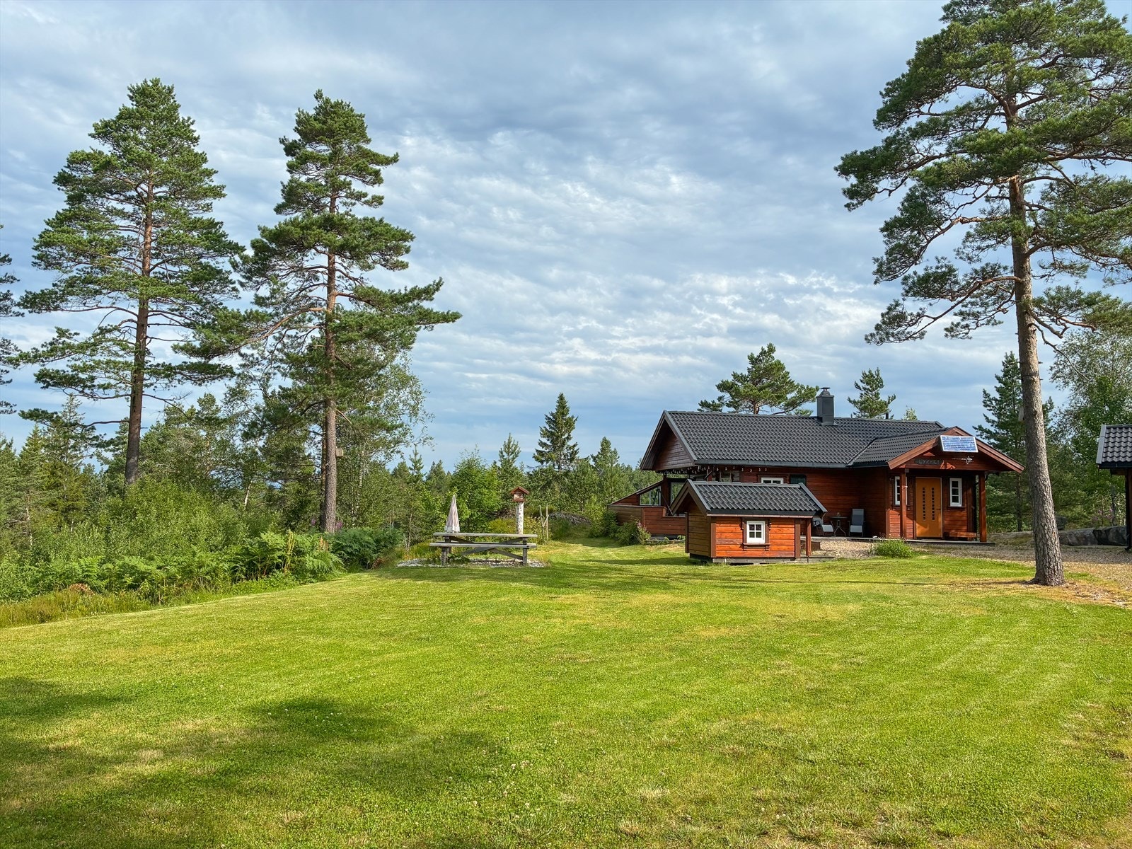 Tomten er hele 1.1 mål Galleribilde