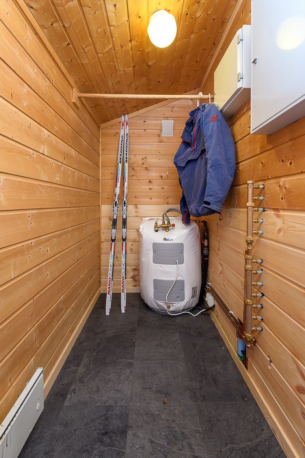 Praktisk bod til utsyr og oppbevaring. Galleribilde