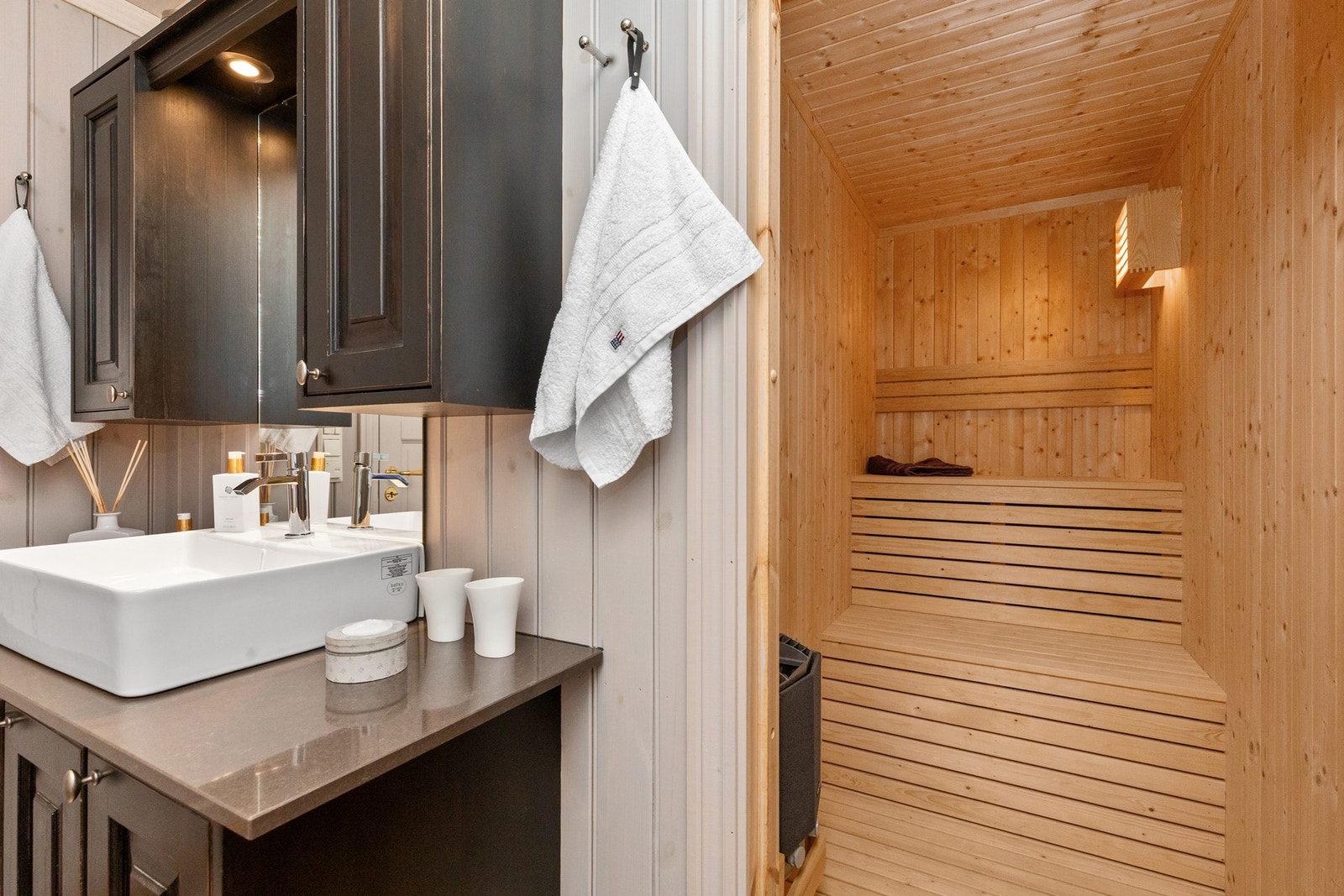 Fra bad har man også inngang til badstue Galleribilde