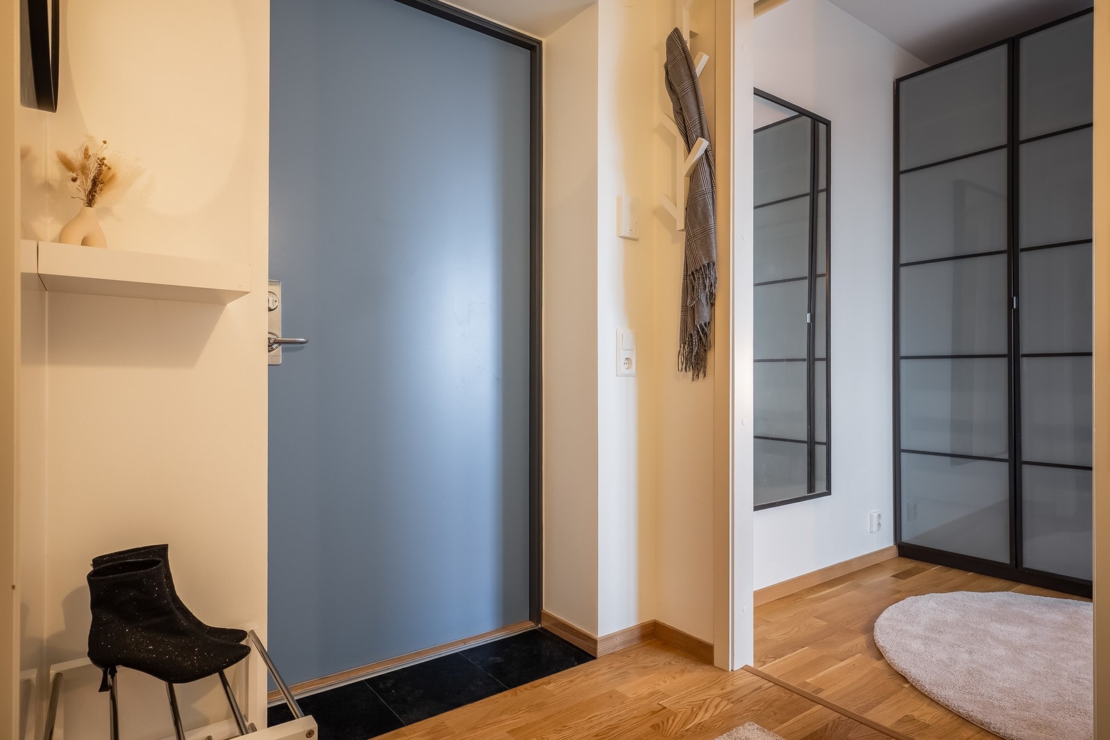 Man tatt i mot Galleribilde