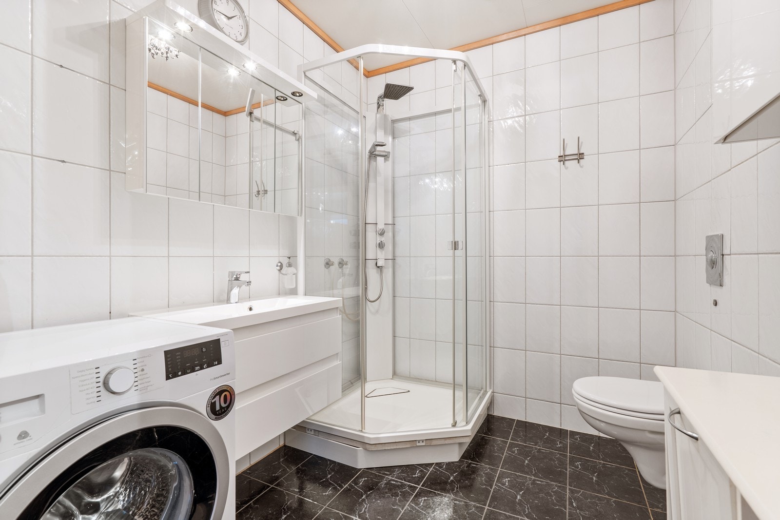 Lyst og fint bad av god størrelse. Galleribilde