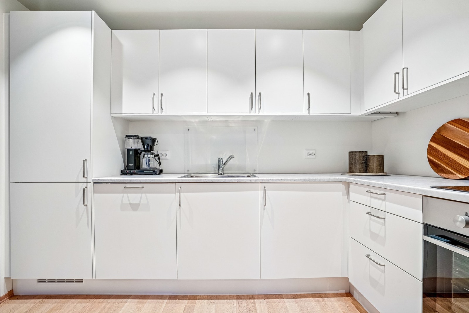 God plass til matlaging og oppbevaring. Galleribilde