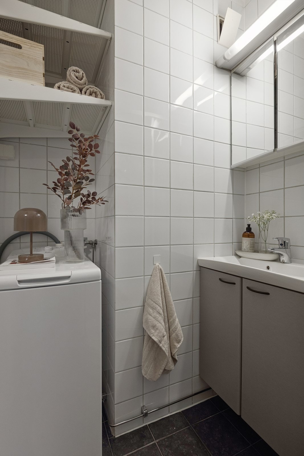 Det er også opplegg til vaskemaskin. Den kan medfølge i handelen om ønskelig. Galleribilde