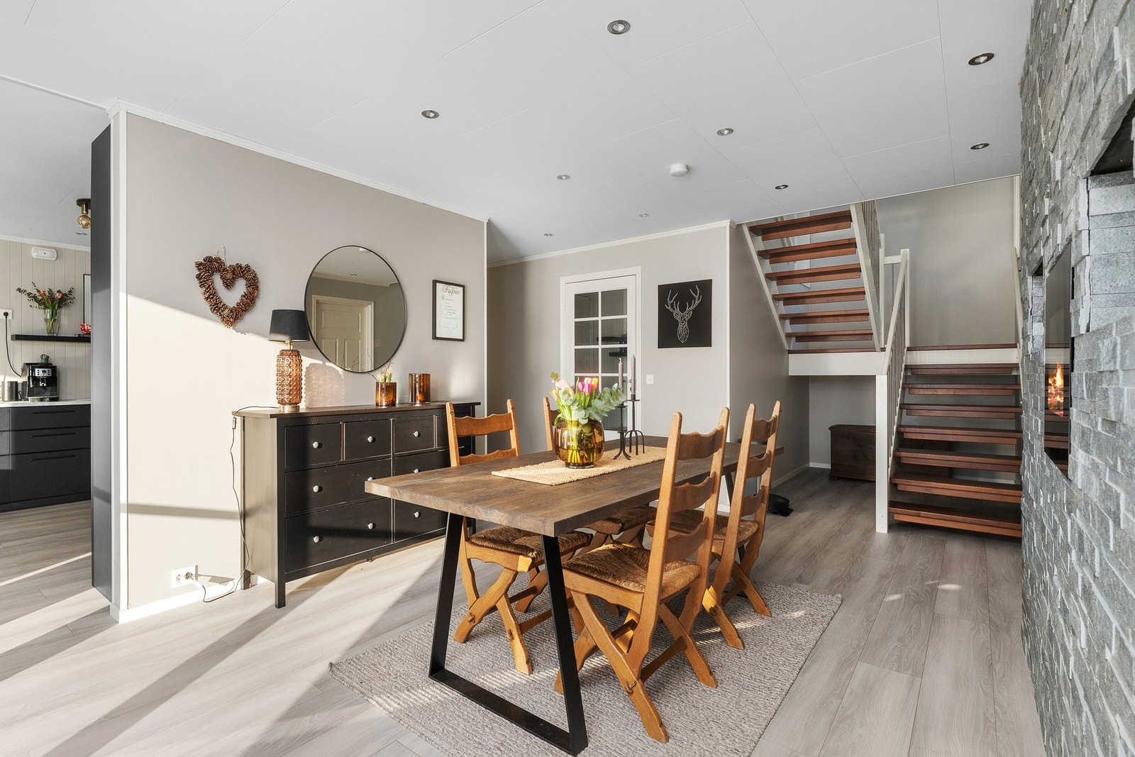 Spisestue med god plass Galleribilde